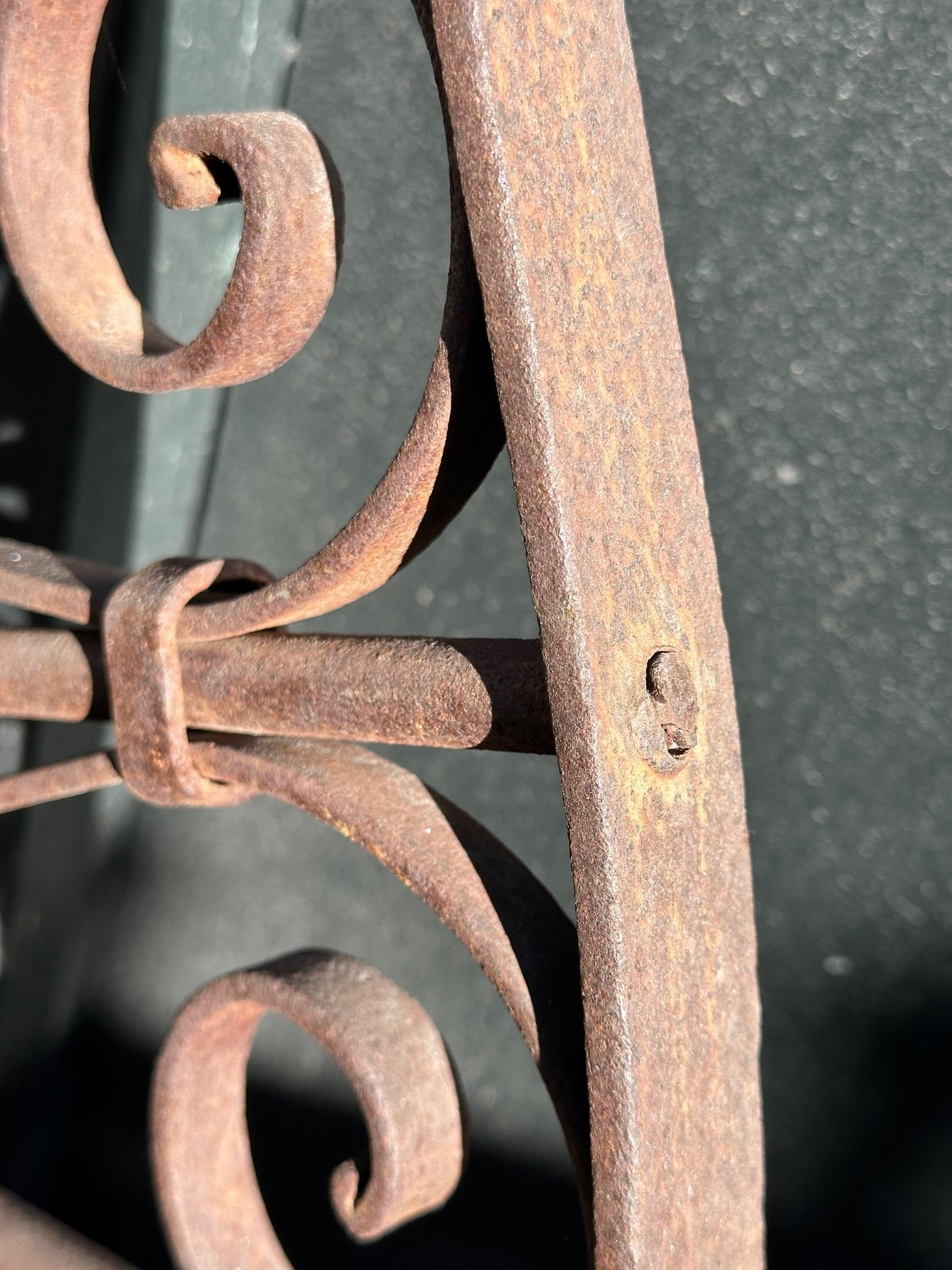 Panneau de tête de lit d'entrée espagnol ancien en fer forgé à la main Los Angeles Dealer CA en vente 5