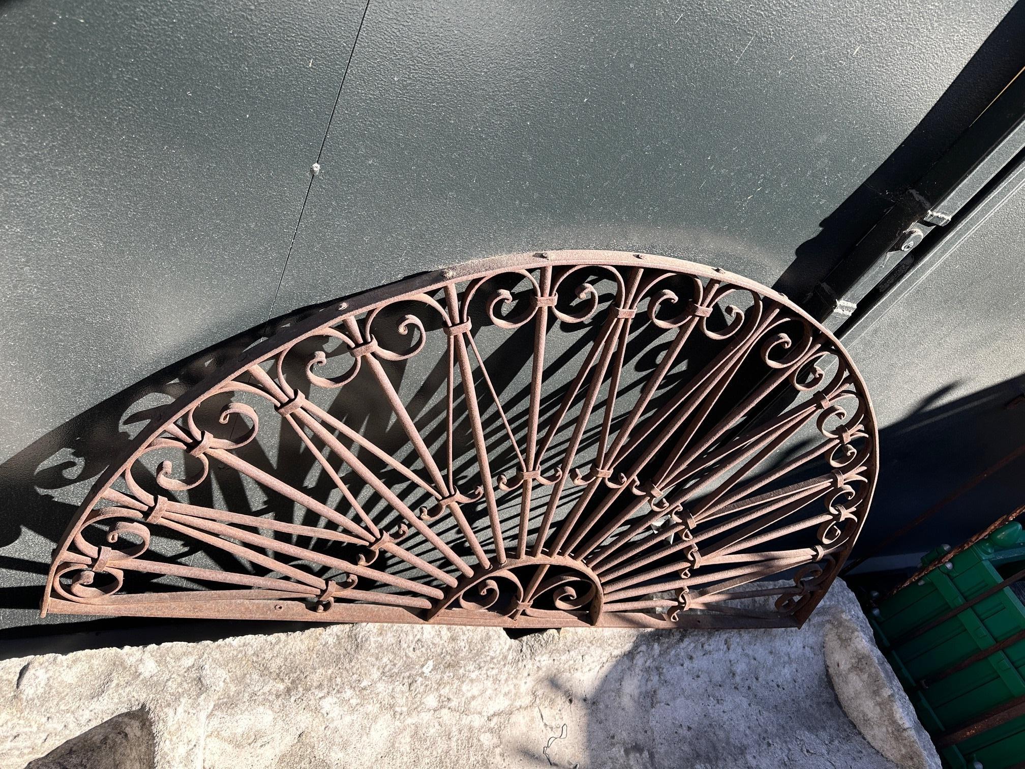 Panneau de tête de lit d'entrée espagnol ancien en fer forgé à la main Los Angeles Dealer CA en vente 9