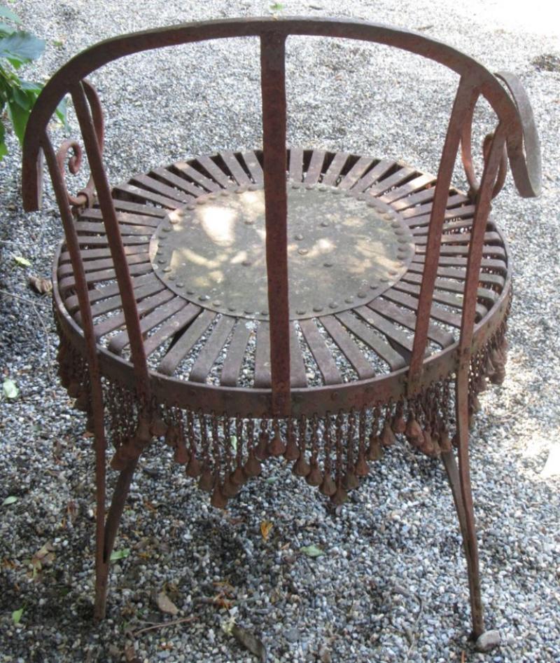 Vittoriano Poltrone design con nappe a catena in ferro forgiato a mano in vendita