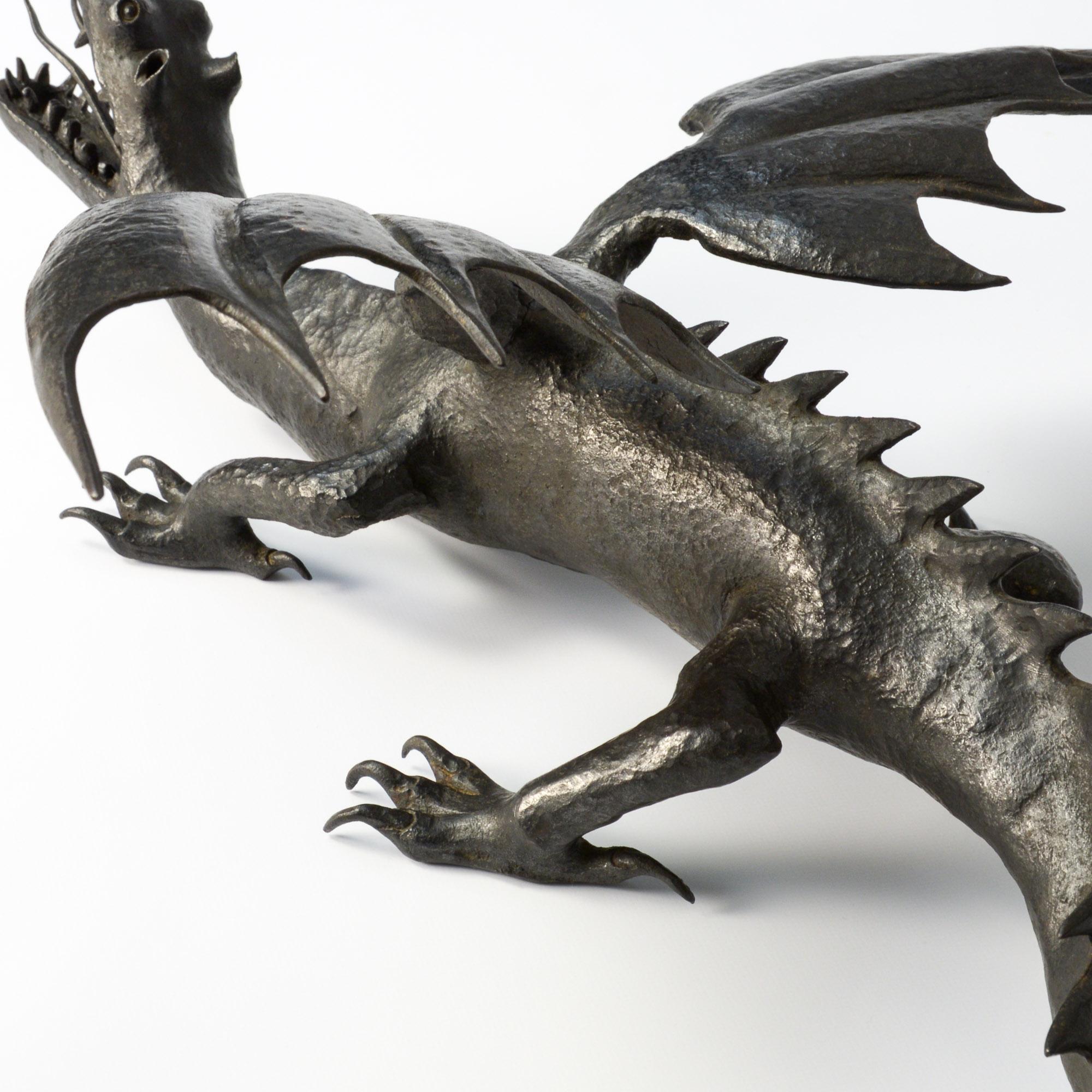 Sculpture de dragon en fer forgé à la main en vente 7