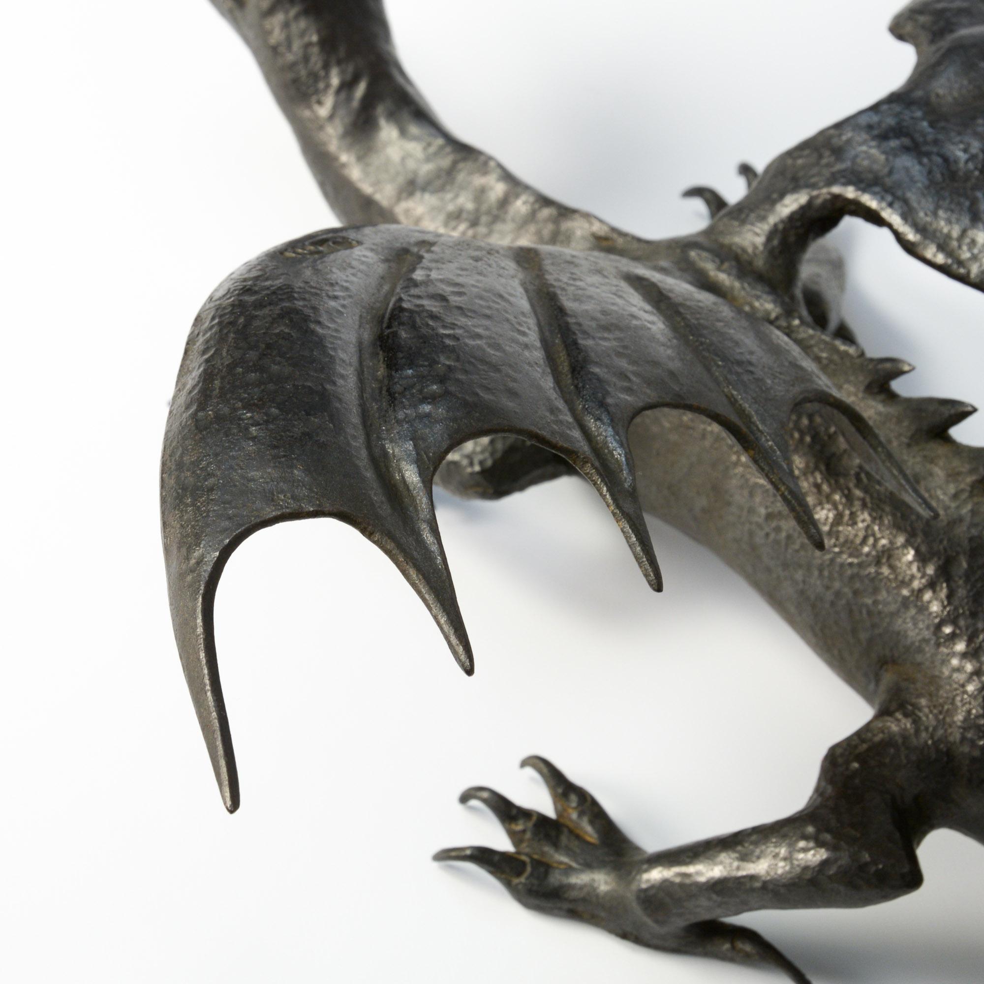 Sculpture de dragon en fer forgé à la main en vente 8