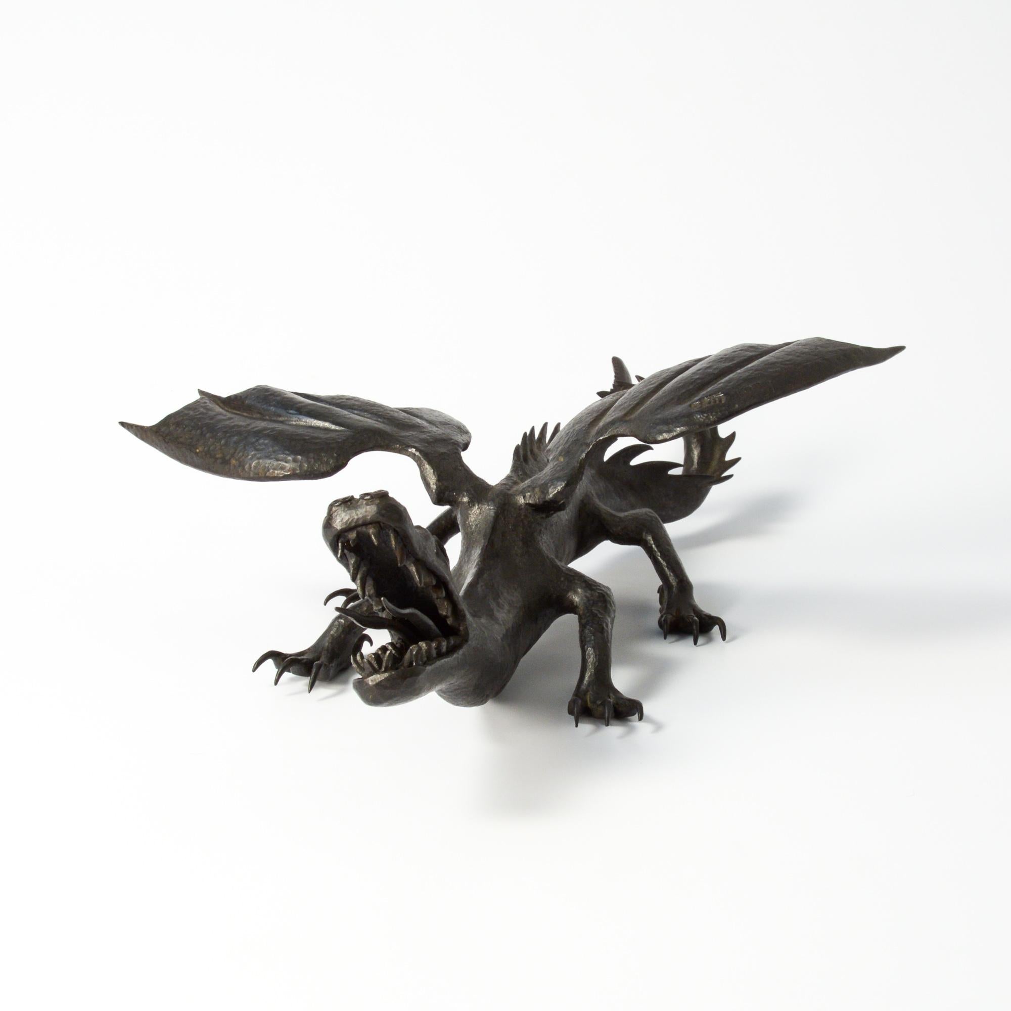 Fer Sculpture de dragon en fer forgé à la main en vente