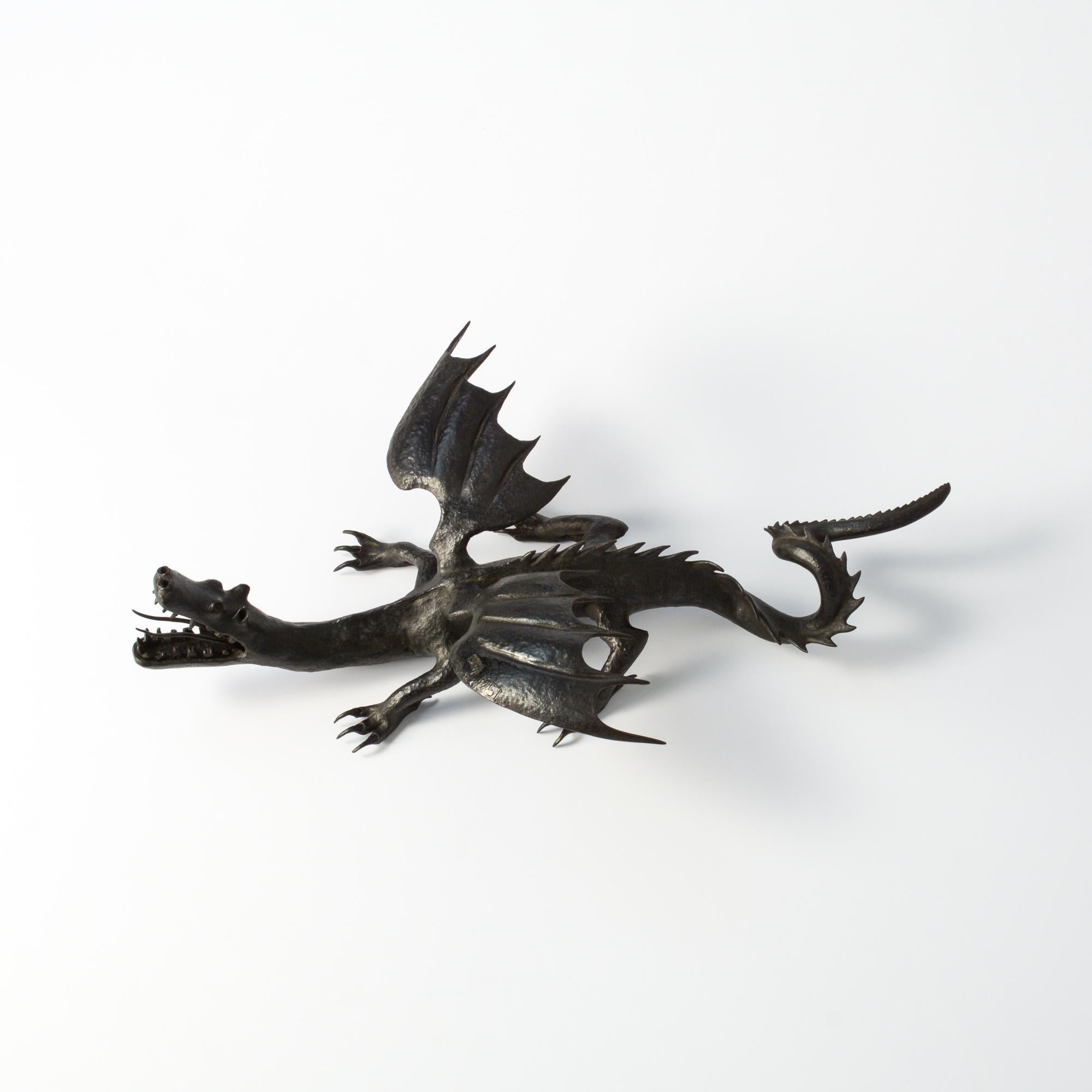 Sculpture de dragon en fer forgé à la main en vente 1