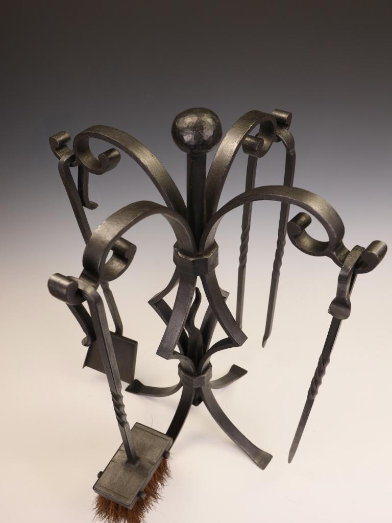 Ensemble de compagnons de feu en fer forgé à la main  Arts & Crafts / Début du 20e siècle Bon état - En vente à Lincoln, GB