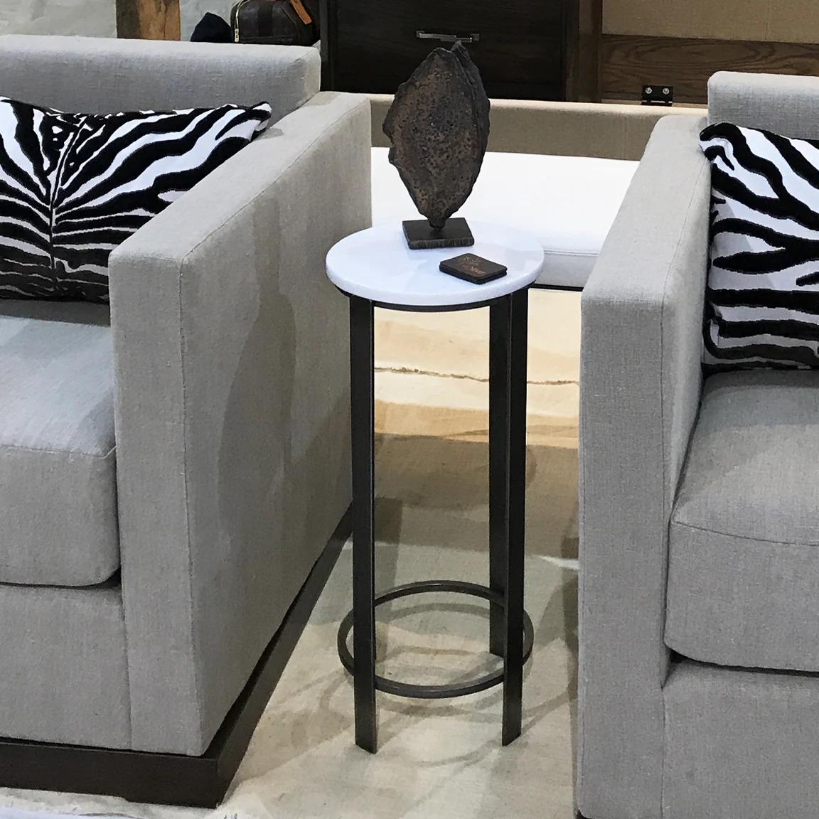 Américain Table d'appoint Marlowe forgée à la main en vente
