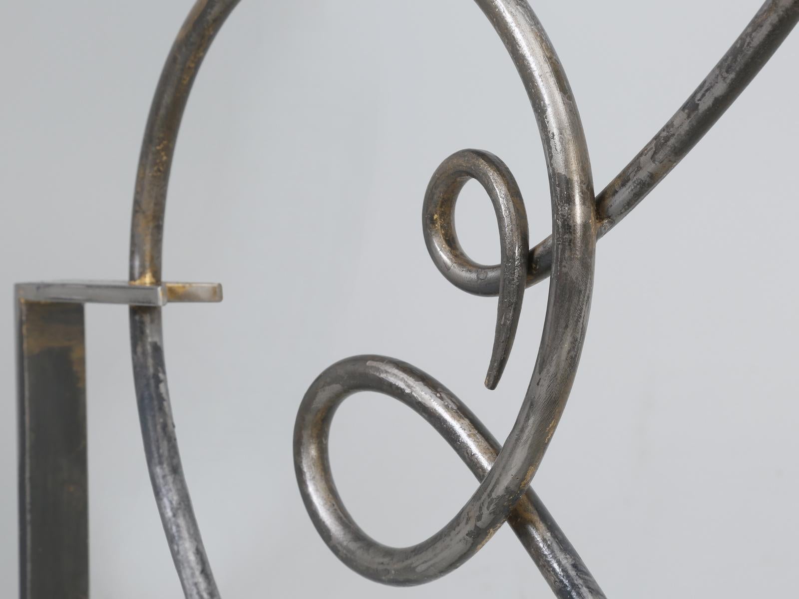 Handgeschmiedeter Kaminschirm aus Stahl, handgefertigt in Chicago, Sonderanfertigung verfügbar (Moderne der Mitte des Jahrhunderts) im Angebot