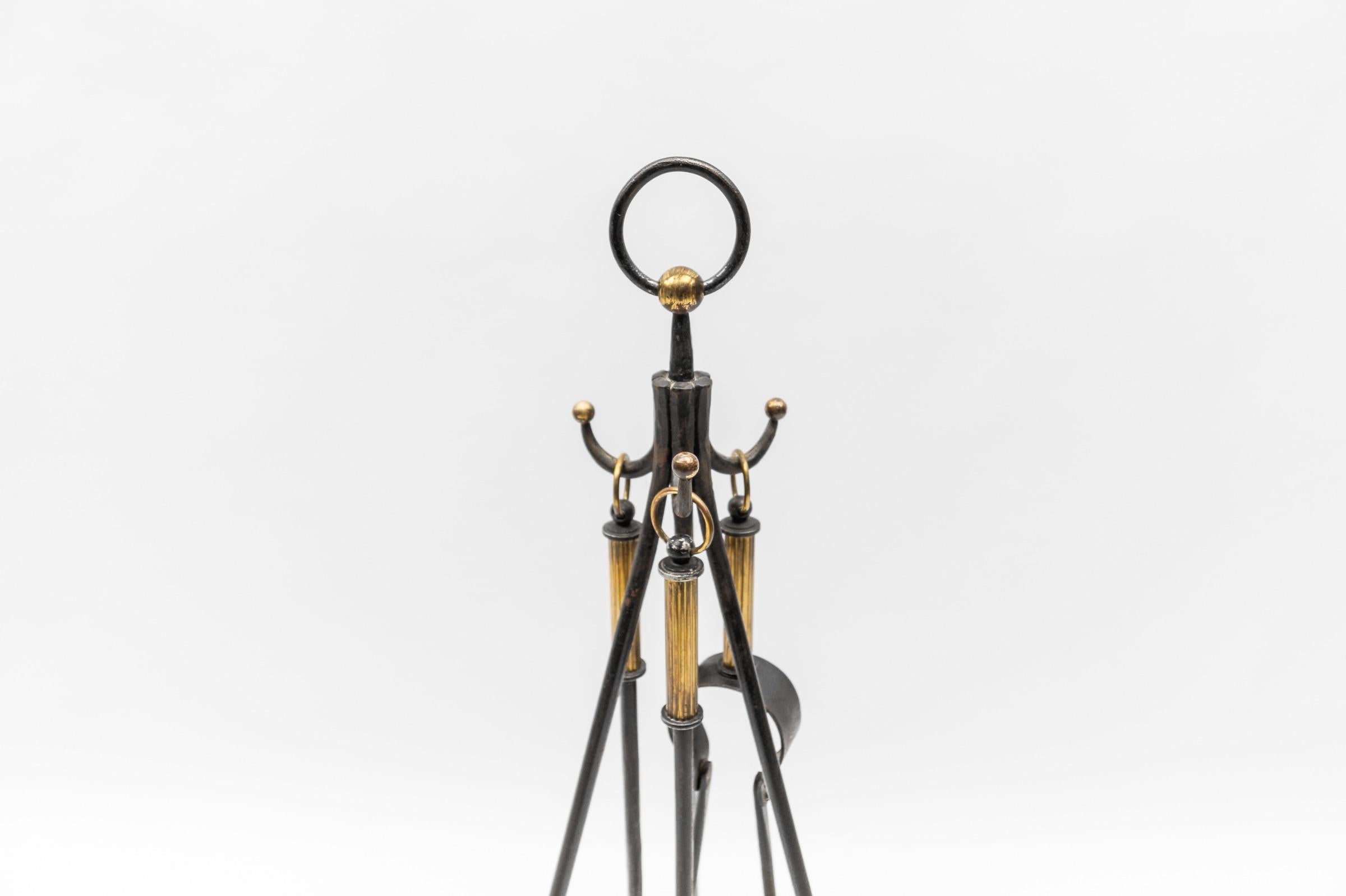 Hand Forged Tripod Iron and Brass Stand with Fireplace Tools, Austria, 1950s In Good Condition For Sale In Nürnberg, Bayern