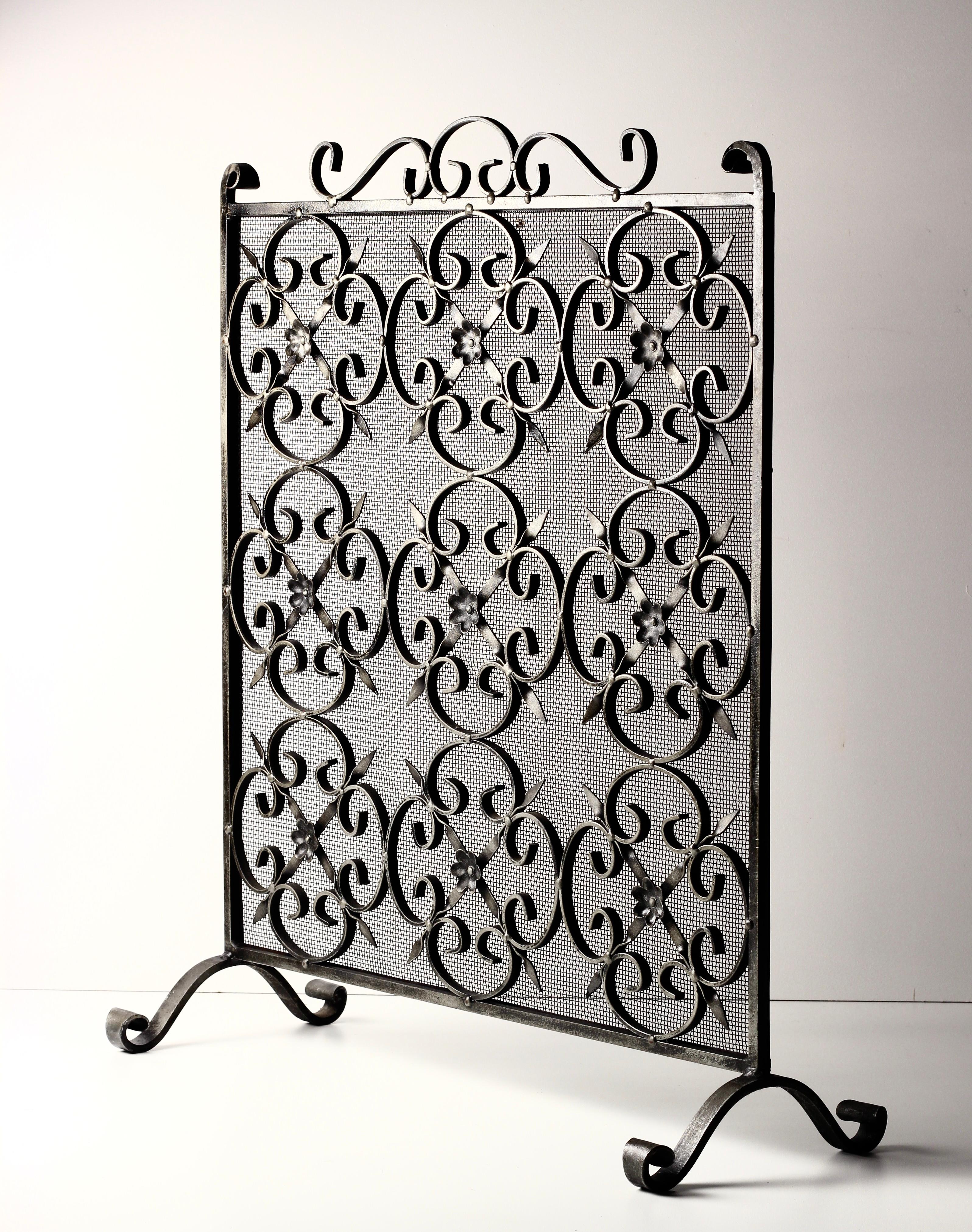Late 19th-Century Hand-Forged Victorian Gothic Revival Fire Screen/spark guard 6