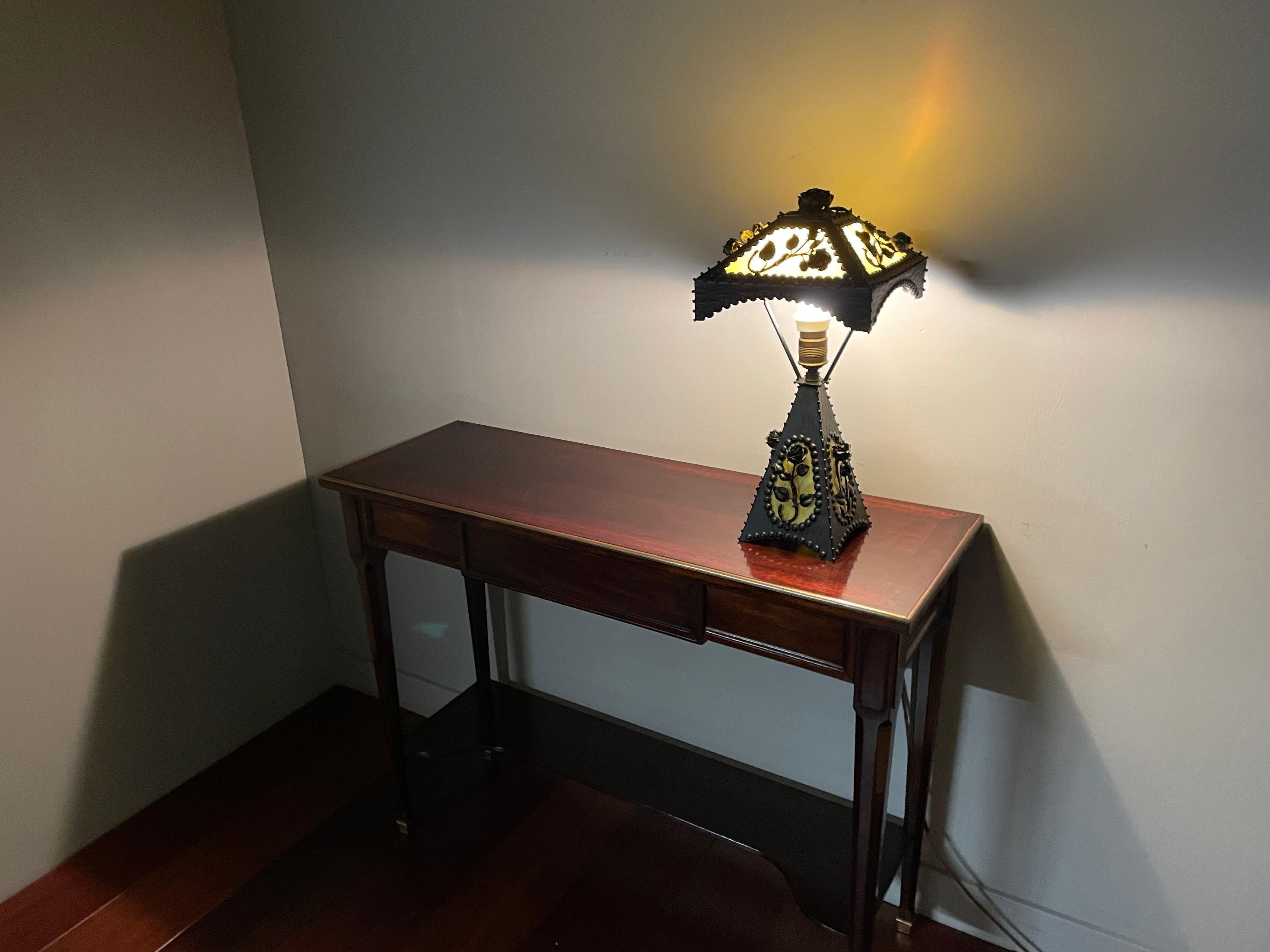 Amazing quality and beautifully stylish Arts & Crafts style table or desk lamp.

If you love the Arts and Crafts style in general and roses in particular then this could be the perfect table lamp for your home or (home) office. Because of the