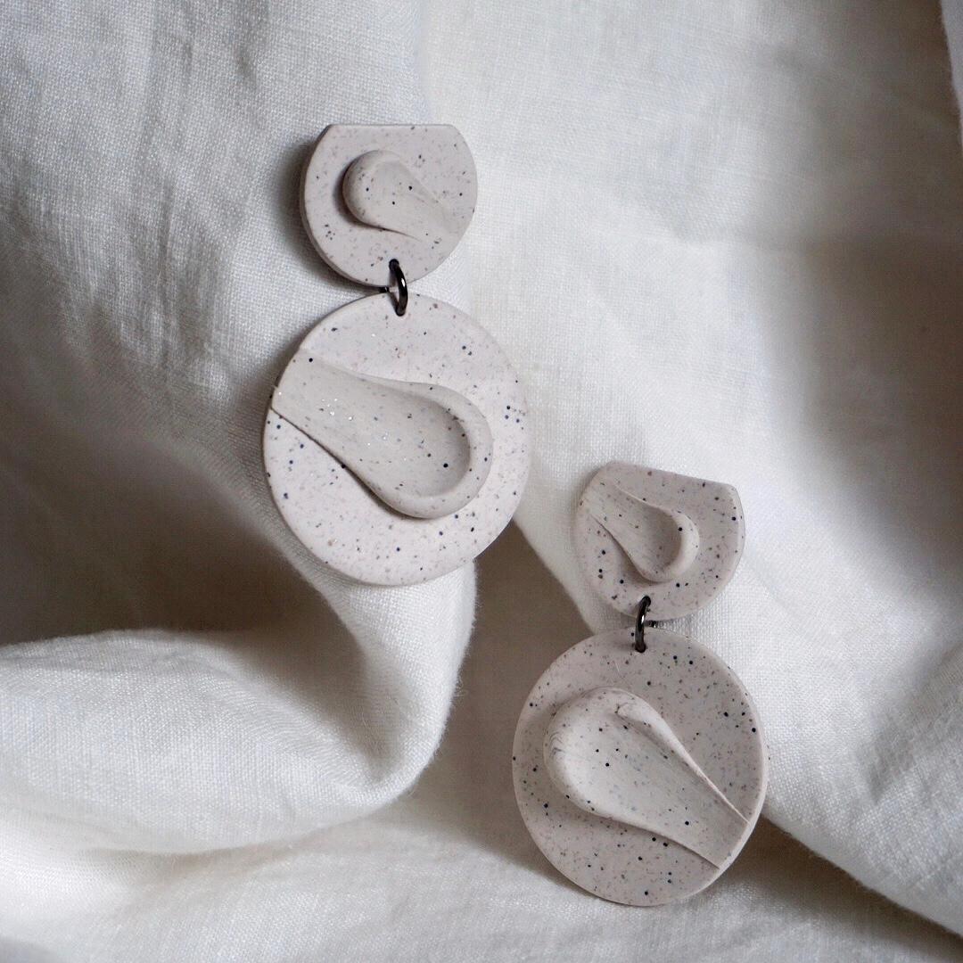 Shape + Form Hand Formed Lightweight Clay Smear Earring In New Condition In Brooklyn, NY