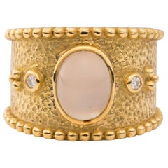 18 Karat Gold Ring with Oval Cabochon Moonstone Gem and Diamonds