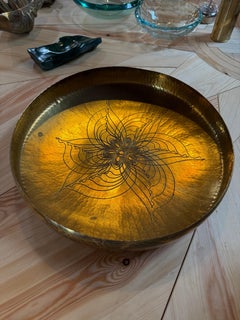 Handgehämmerte Tischschale aus Messing mit eingraviertem Blumenmotiv, 1970er Jahre