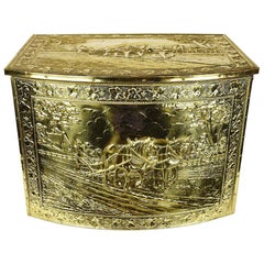 Hand Hammered Cottage Anne Brass Fireside Storage Trunk with Lid, 1900s