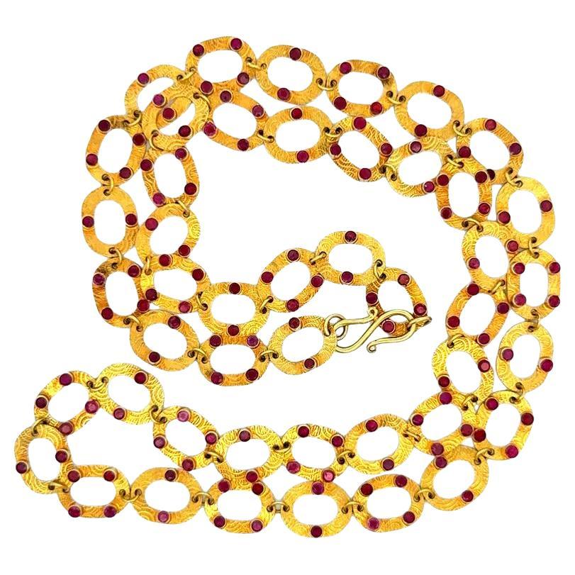 Collier Vintage avec lien en or martelé à la main et rubis