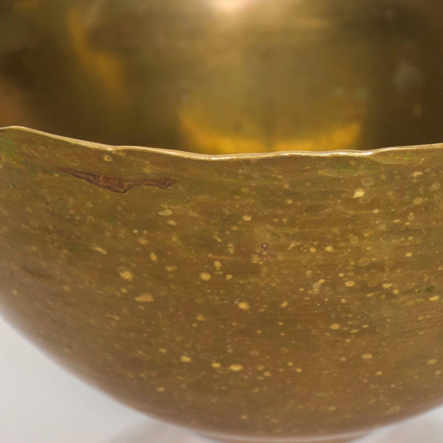 Canadian  Scalloped Brass Speckled Bowl Hand Hammered Fairthorne Studios Canada 1994