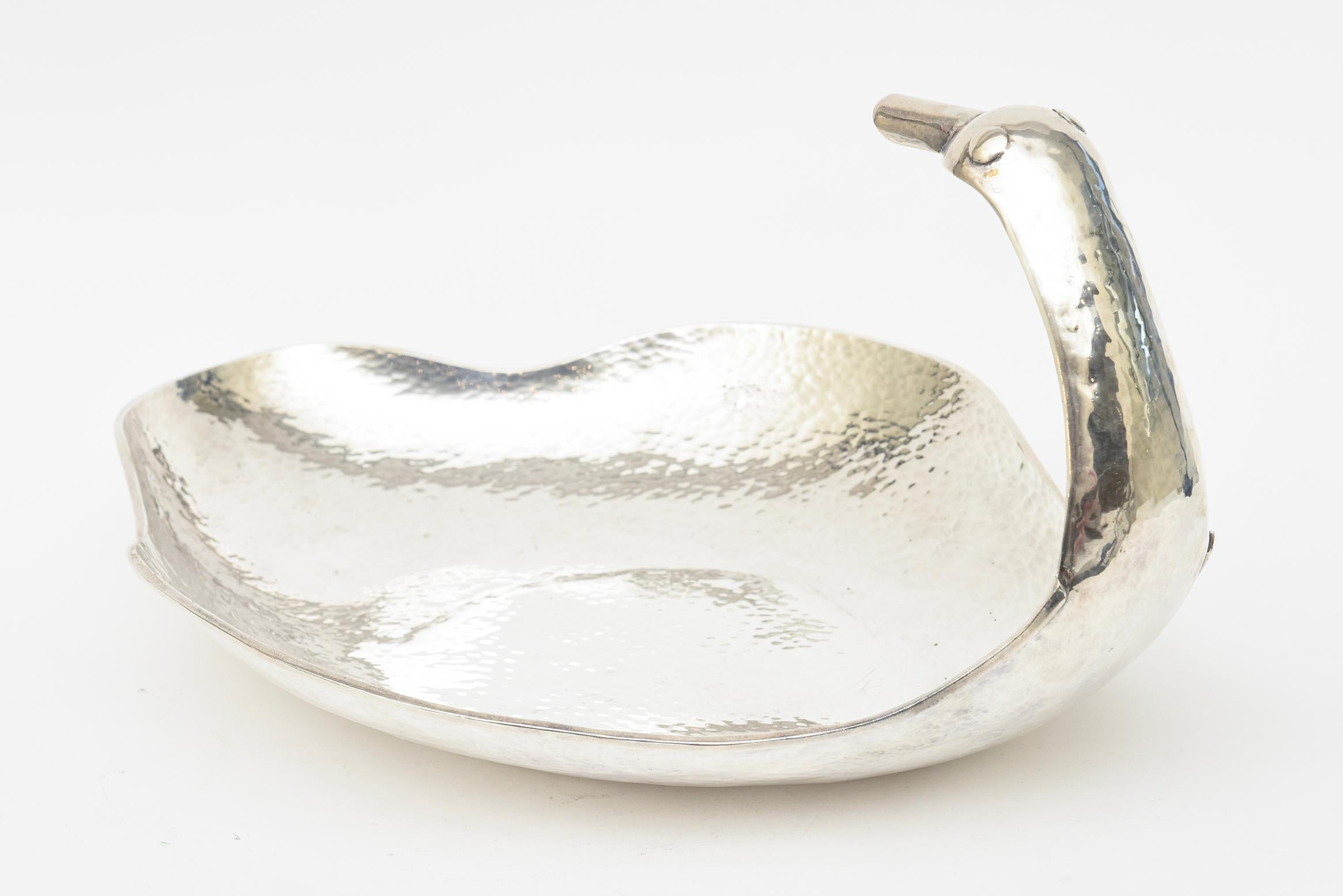 Mid-20th Century Hand-Hammered Silver Plate Duck Scalloped Serving Bowl Vintage For Sale