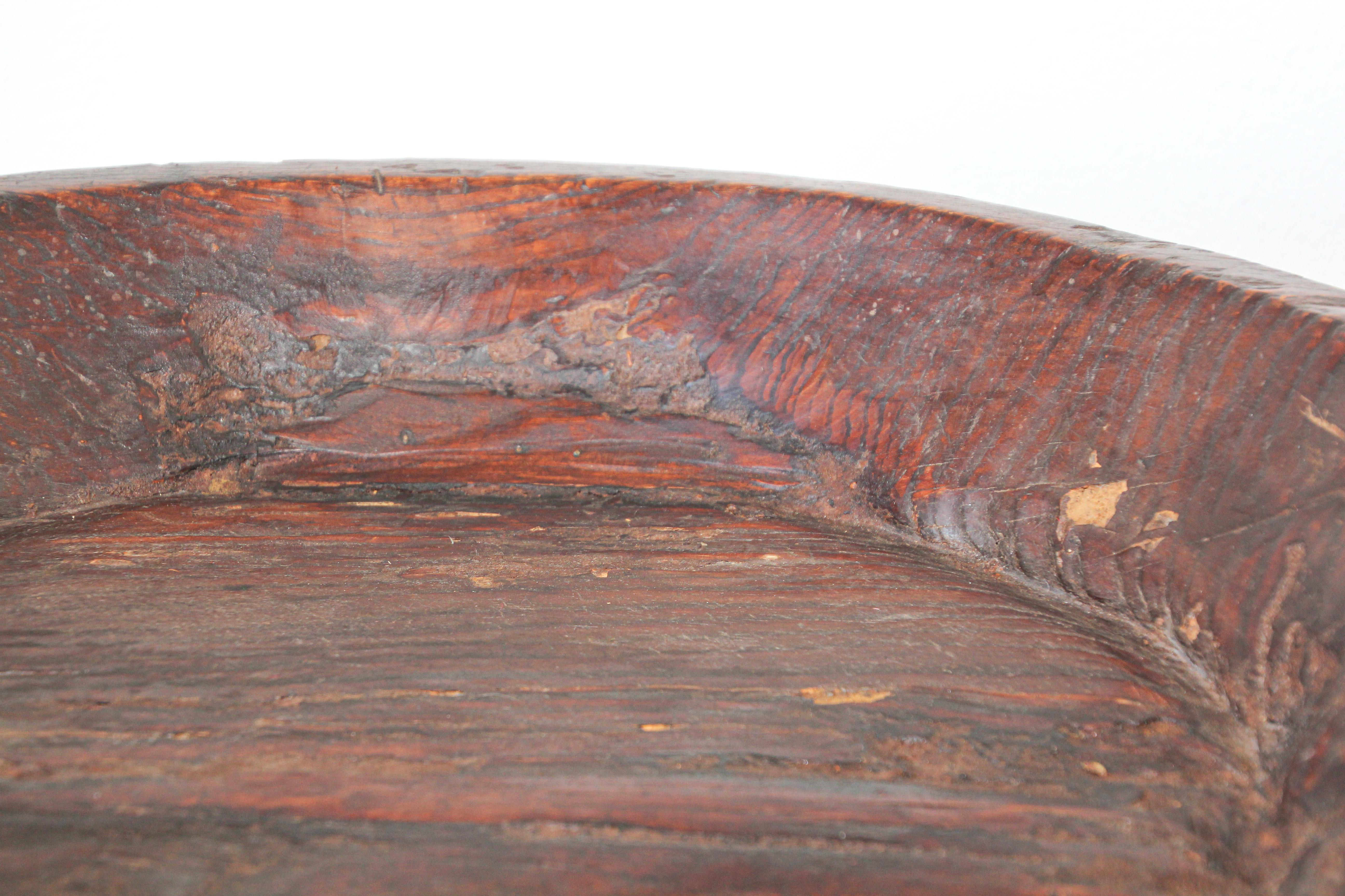 Hand Hewn African Ethiopian Large Wooden Bowl with Handle For Sale 7