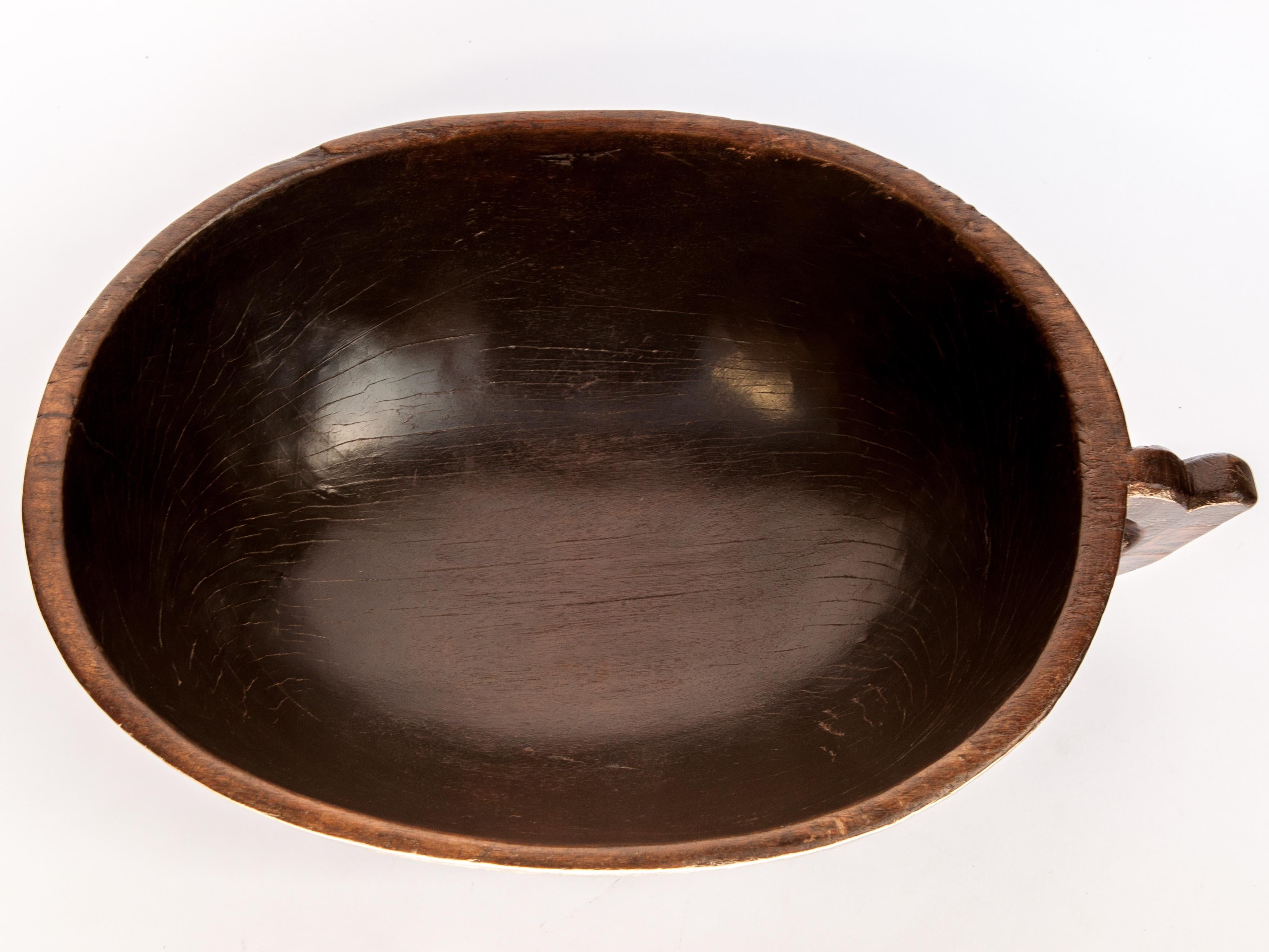 Hand Hewn Wooden Bowl with Handle from Sulawesi, Indonesia, Mid-20th Century 10