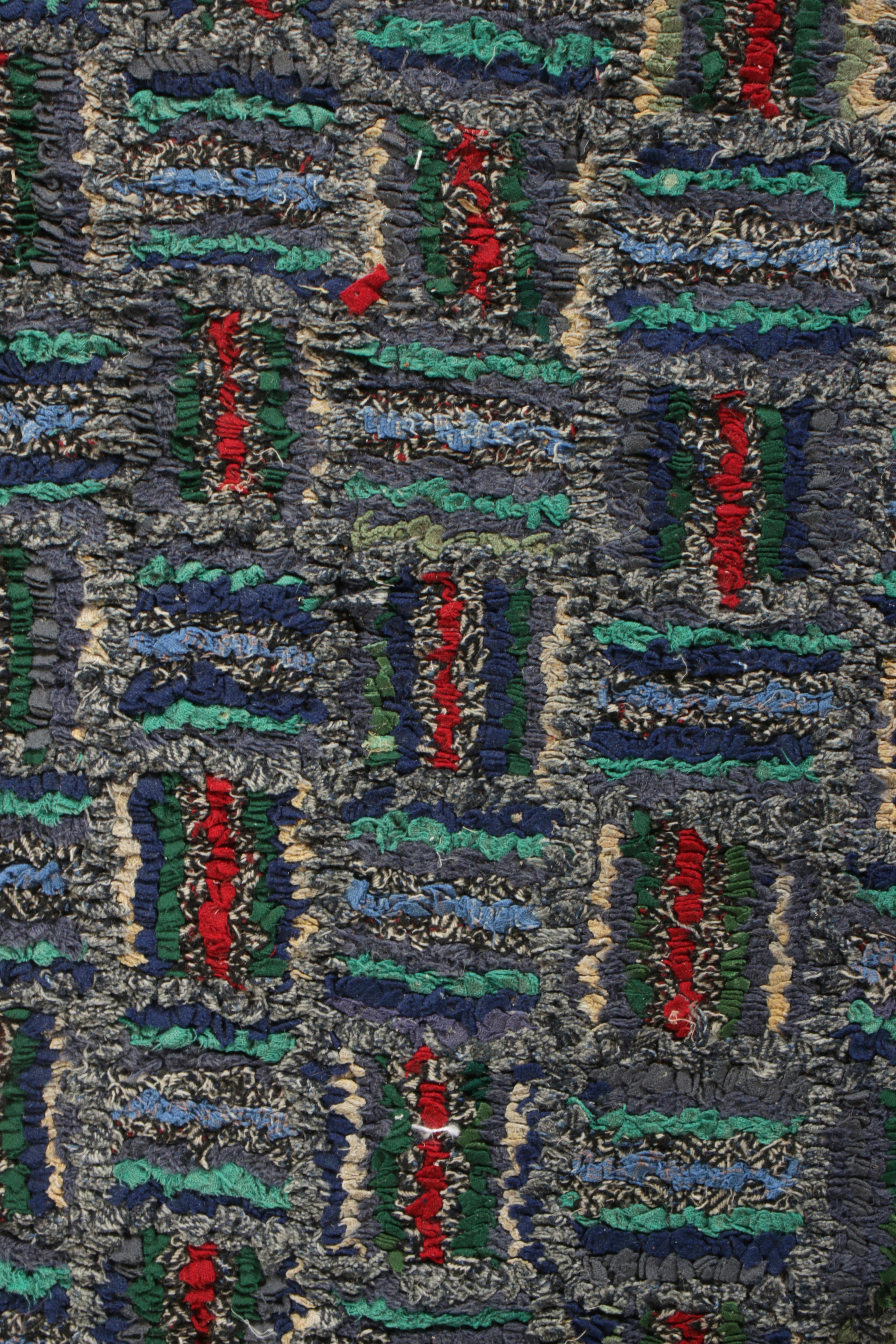 Handgehäkelter antiker Läufer mit Kapuze in Blau, Grün mit geometrischem Muster von Teppich & Kelim (Türkisch) im Angebot