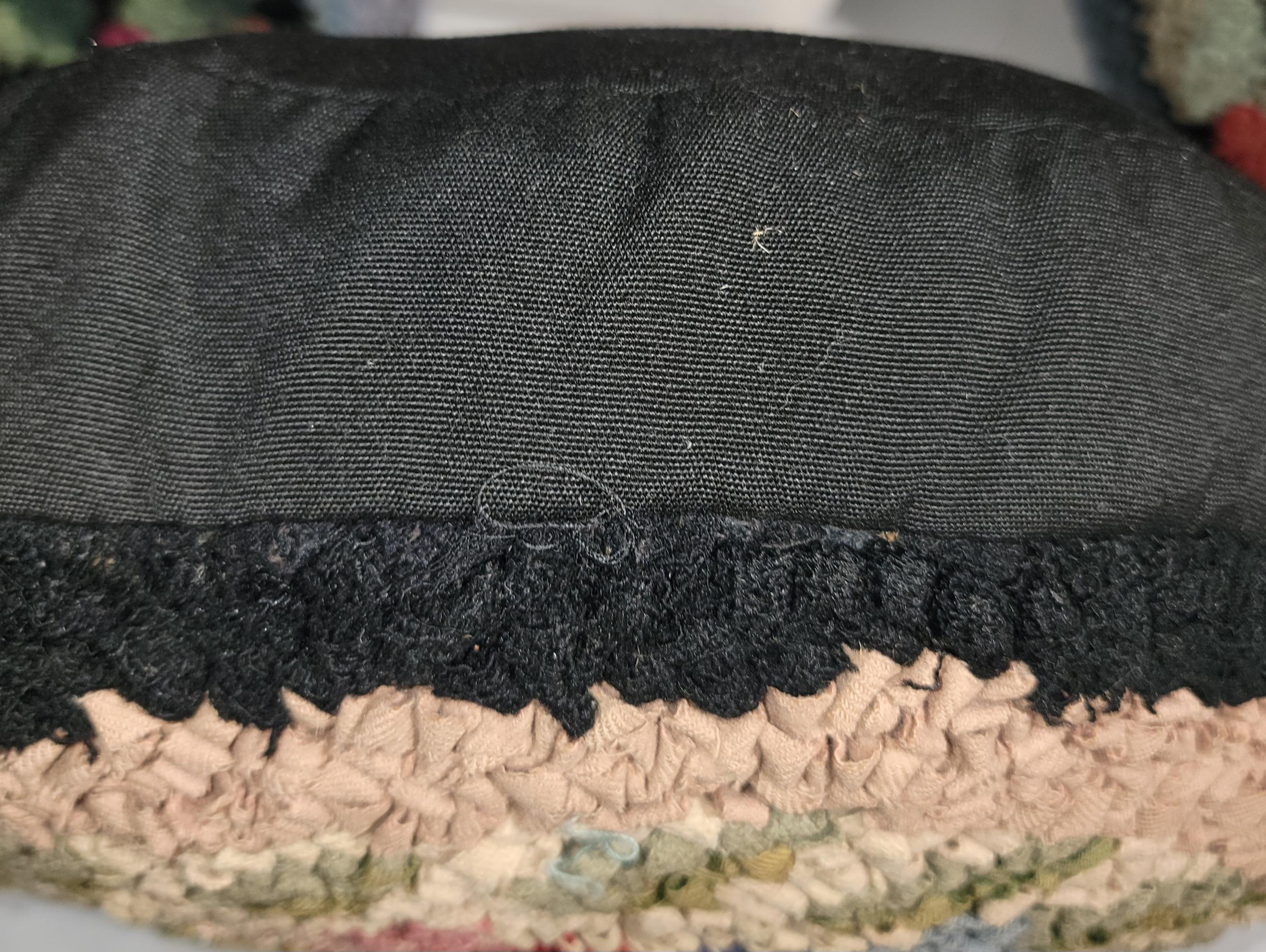 Coussins ou oreillers de siège ronds crochetés à la main -3 en vente 3