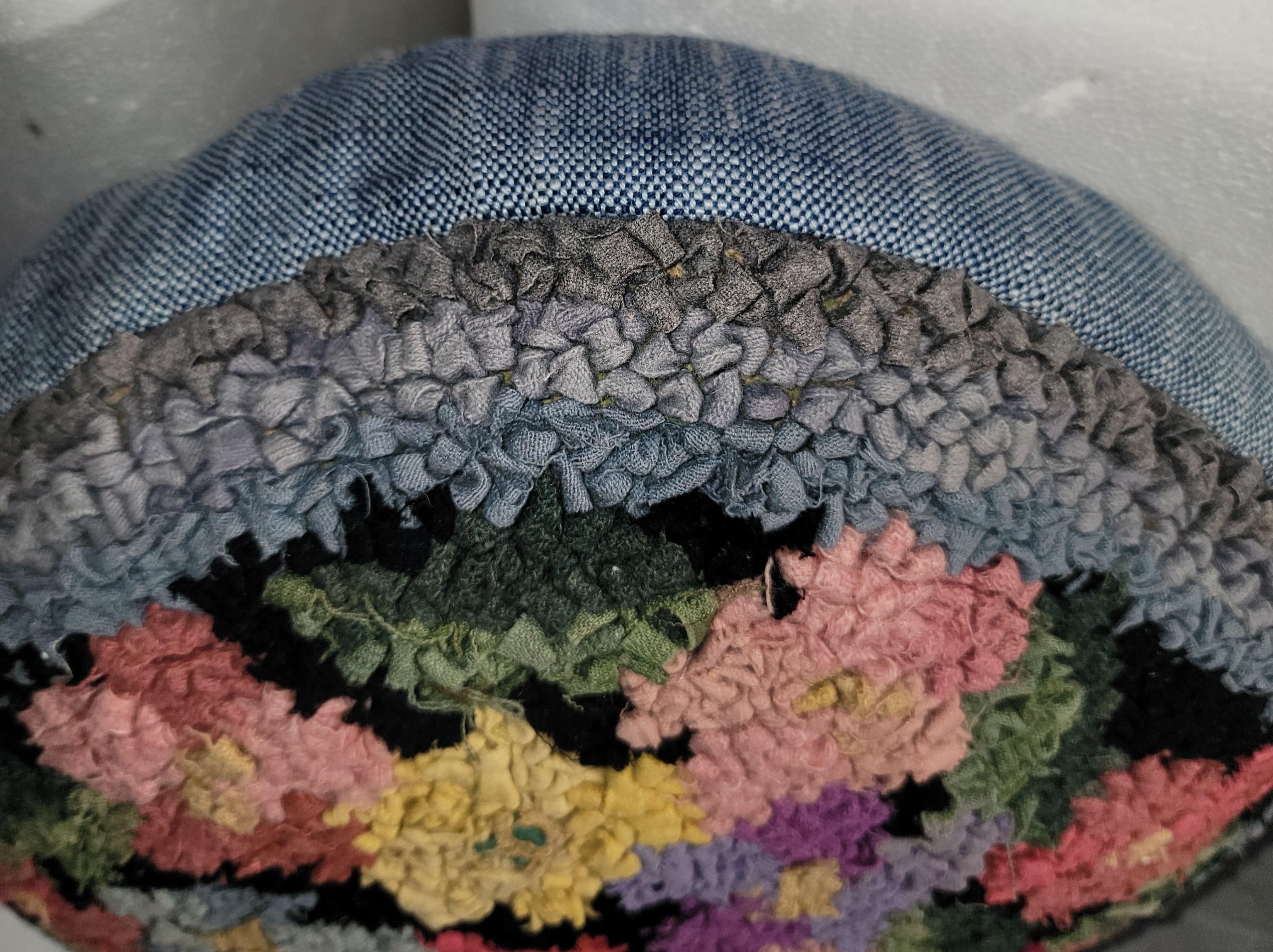 Adirondack Coussins ou oreillers de siège ronds crochetés à la main -3 en vente