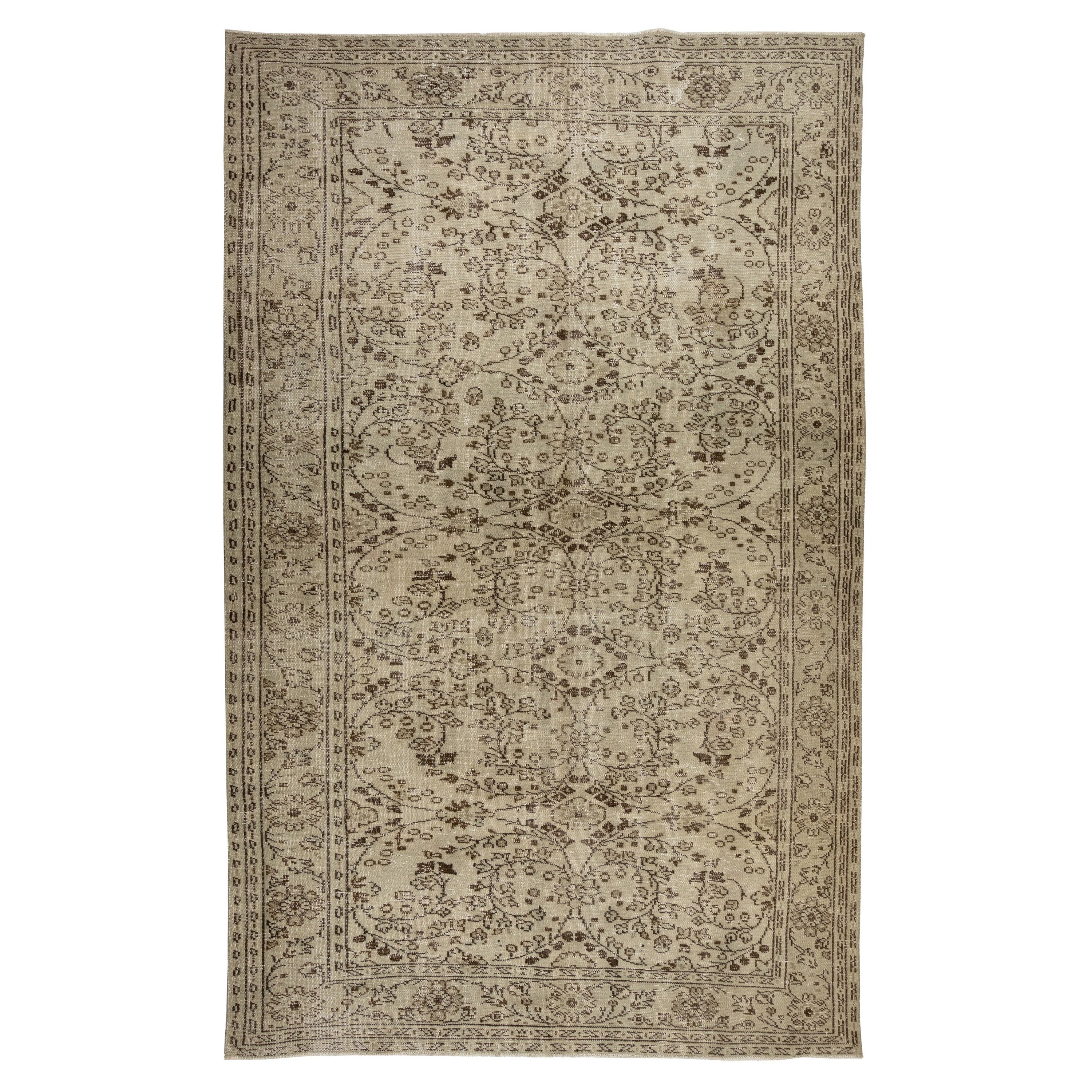 Tapis d'Oushak des années 1960, noué à la main, motif floral en couleurs beige, 6,4x10 m