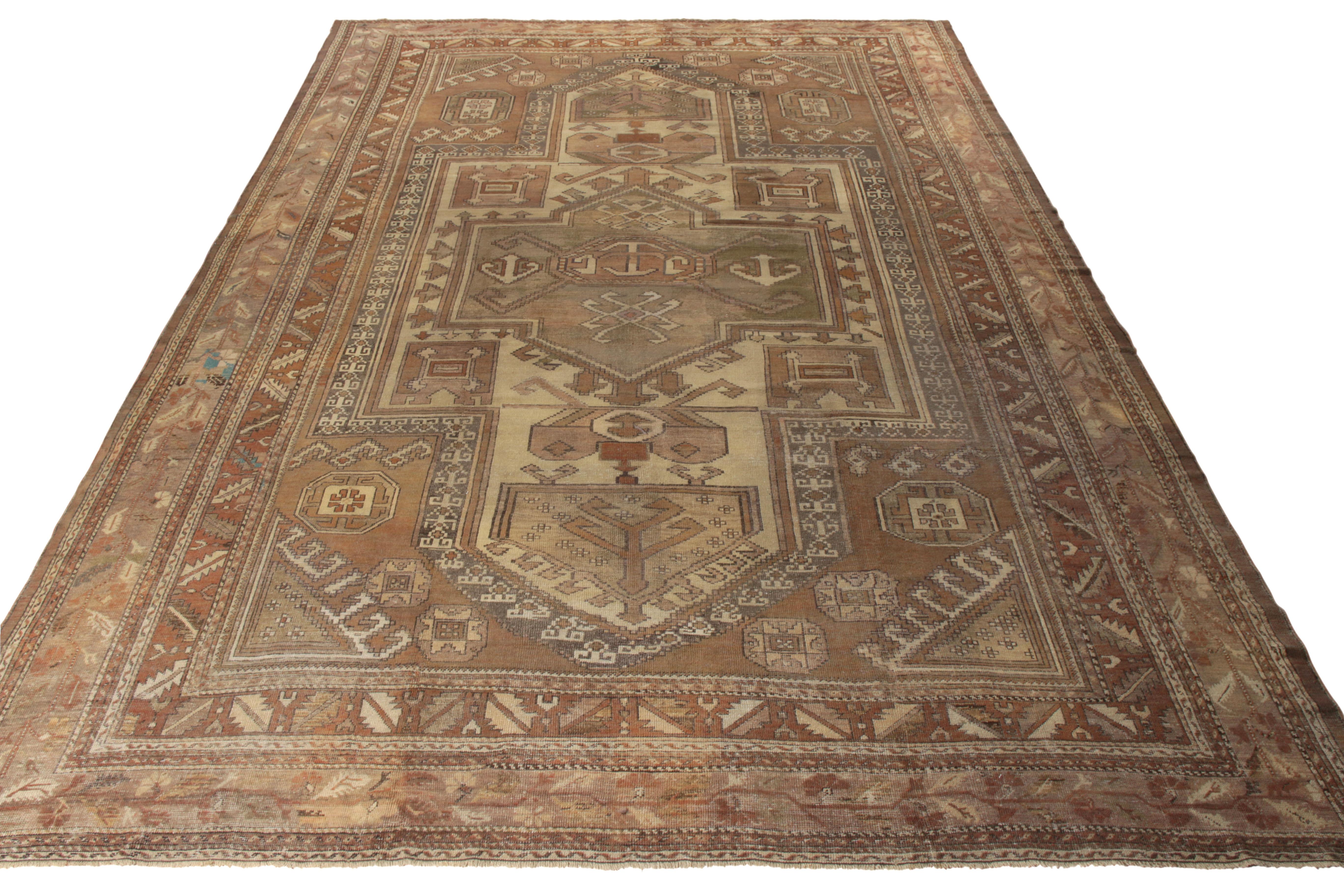 Diligently hand-knotted in wool, a spacious 12x17 antique Turkish Ghiordes entering Rug & Kilim’s Antique & Vintage collection. Originating from Turkey circa 1890-1900, this late-19th-century rug witnesses a medley of medallion and geometric