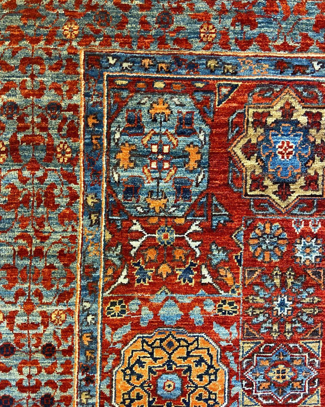 Tapis afghan 4' x 6' noué à la main avec motif de médaillon en laine rouge et indigo en vente 1