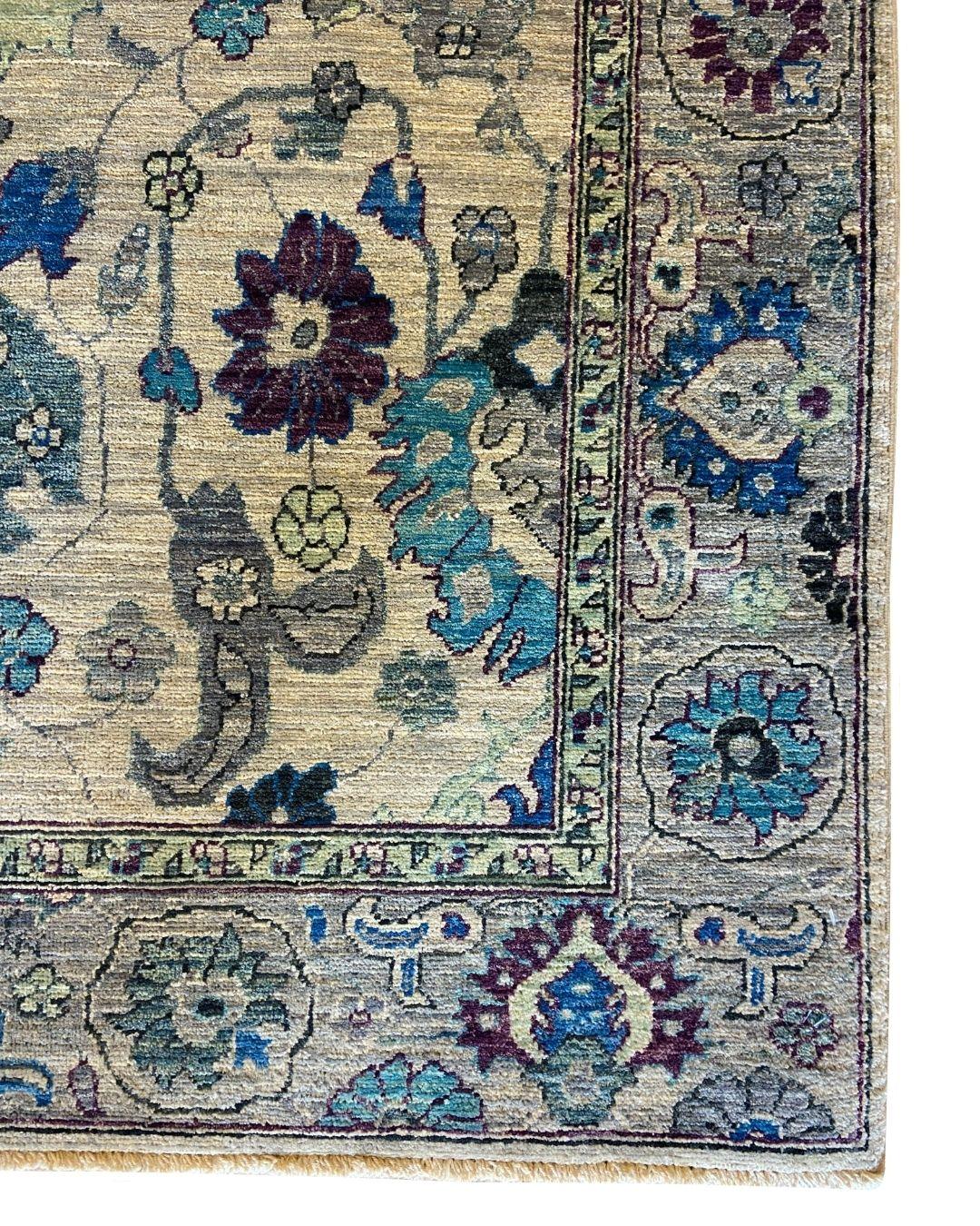 Afghano Tappeto persiano 4' x 6' annodato a mano in morbida lana biologica Sage, blu e prugna in vendita