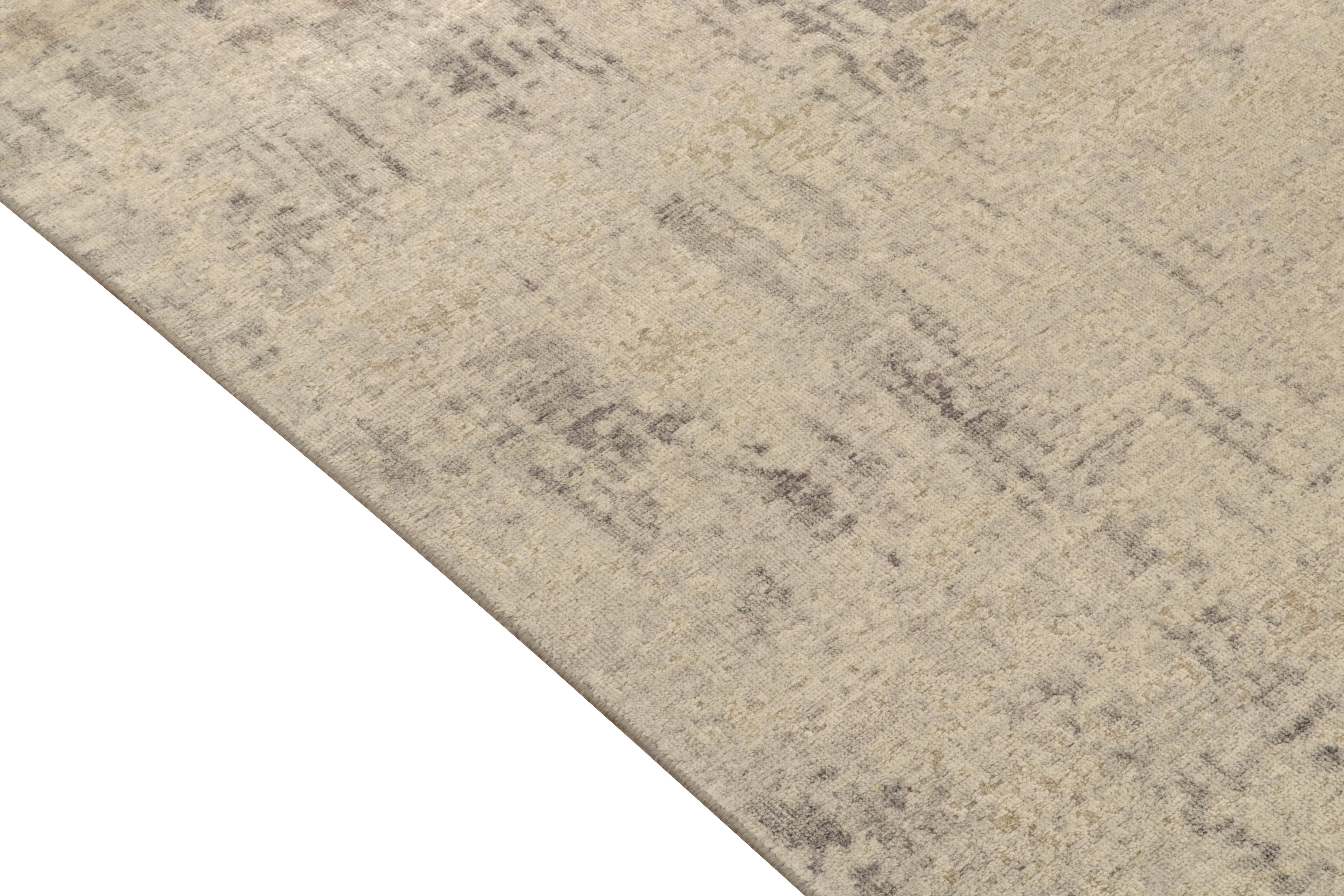 Rug & Kilim’s Abstract Rug In Greige And Taupe Striae In New Condition For Sale In Long Island City, NY
