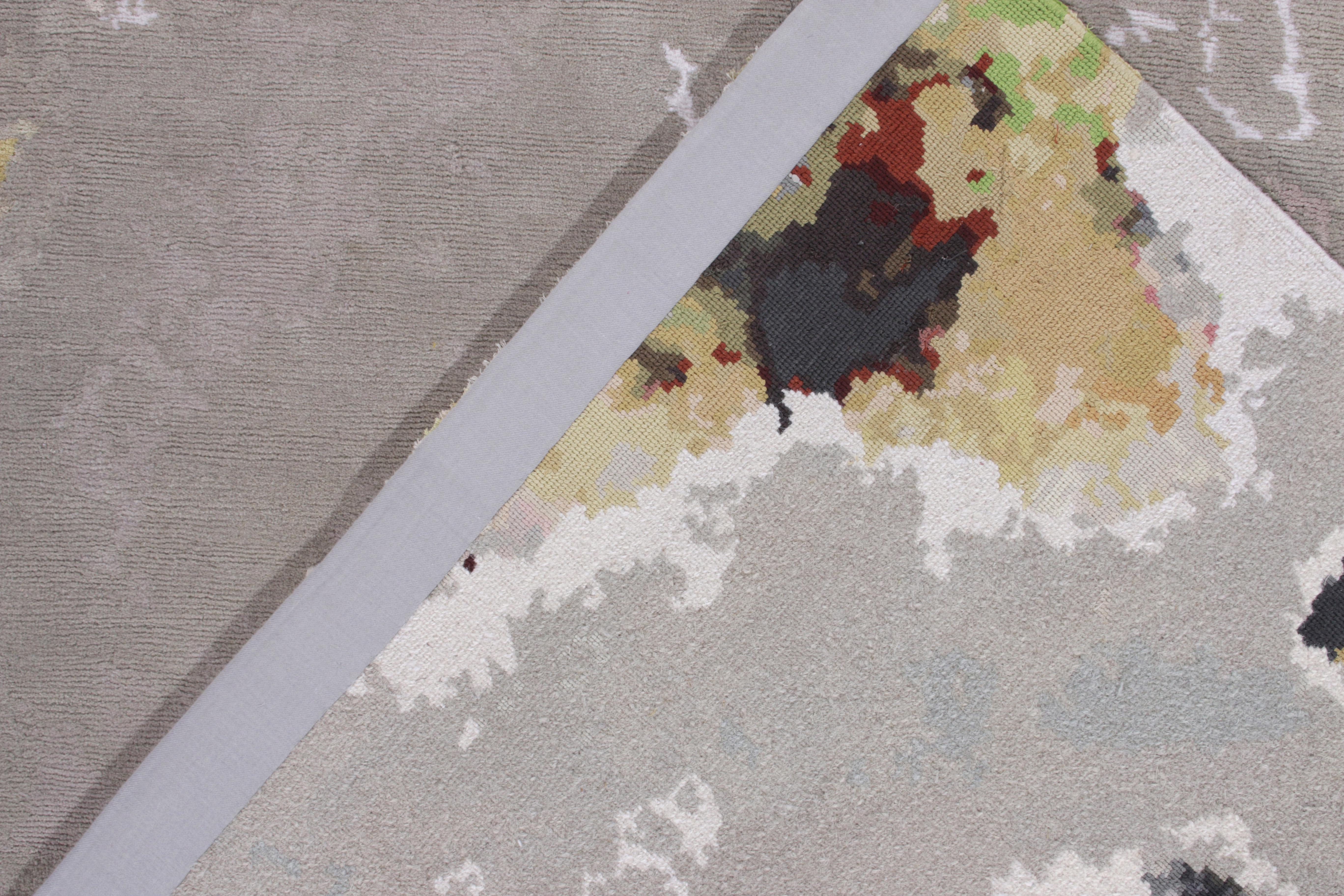 Noué à la main Tapis & Kilim's Tapis abstrait noué à la main en gris et blanc à motif d'aquarelle en vente