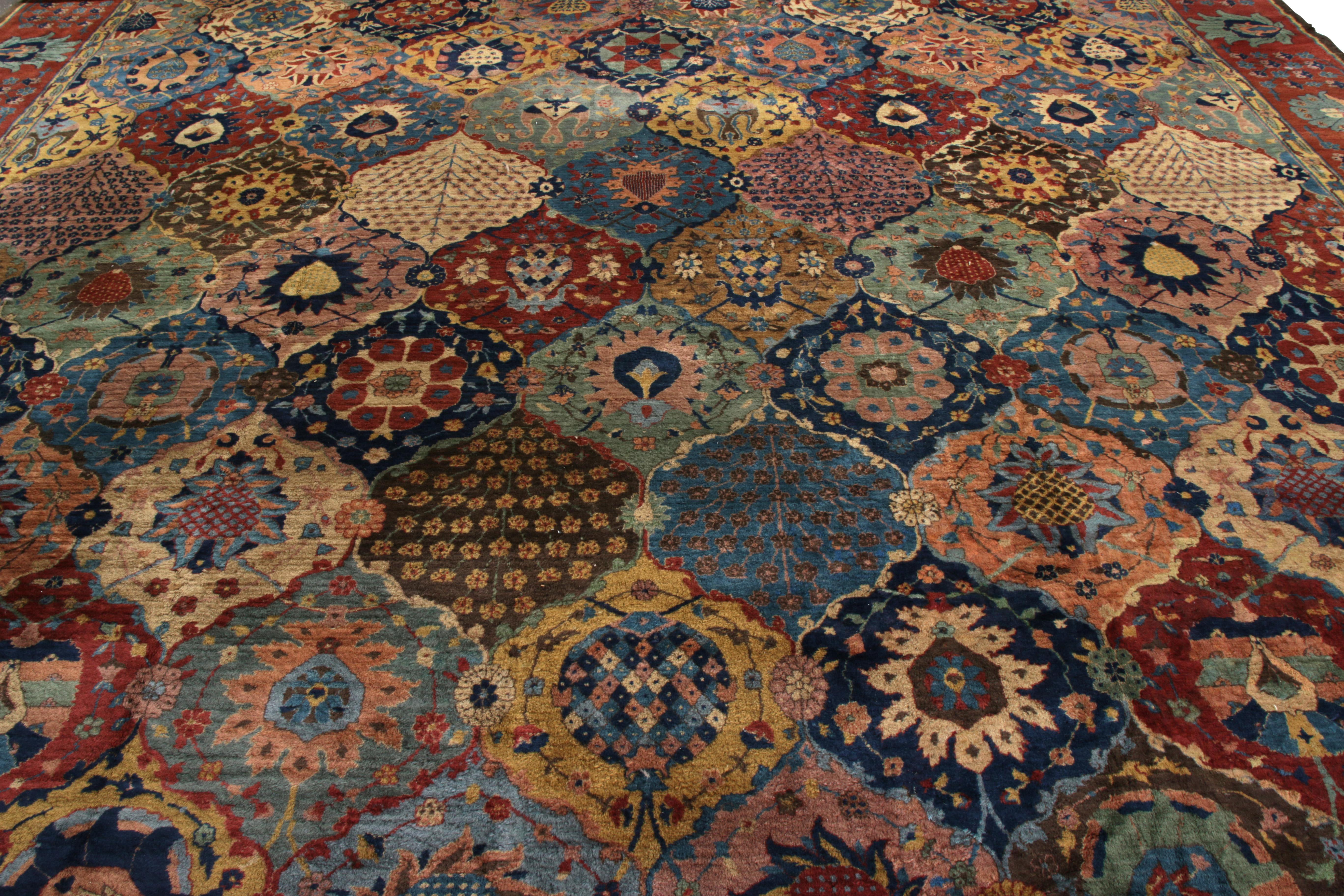 Noué à la main Tapis Agra ancien noué à la main à motif floral bleu et rouge en vente