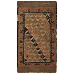 Handgeknüpfter antiker Teppich in Beige und Orange mit geometrischem Muster von Teppich & Kelim