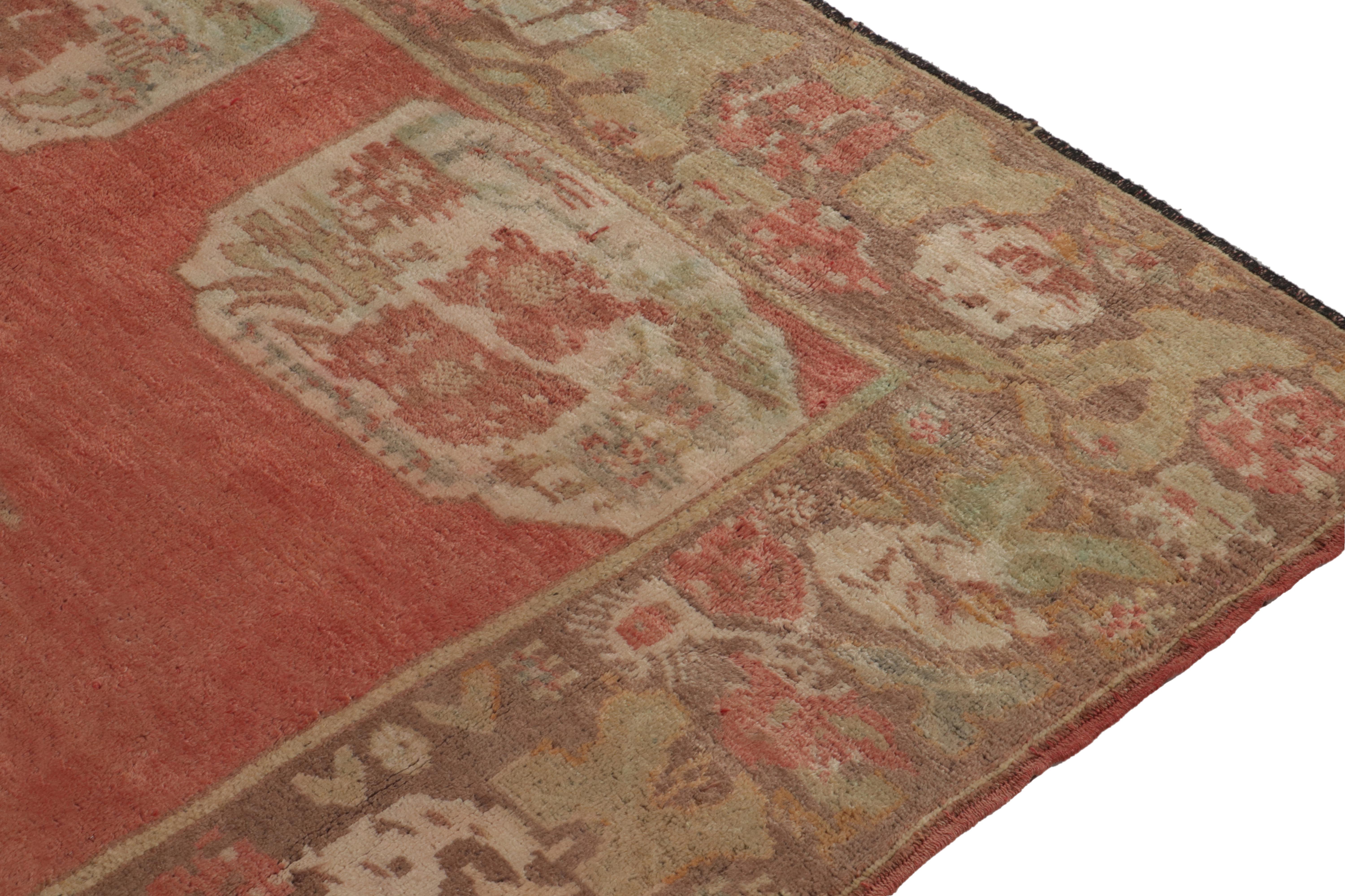 Handgeknüpfter antiker bessarabischer Teppich in rotem Medaillon mit Blumenmuster von Teppich & Kelim im Zustand „Gut“ im Angebot in Long Island City, NY