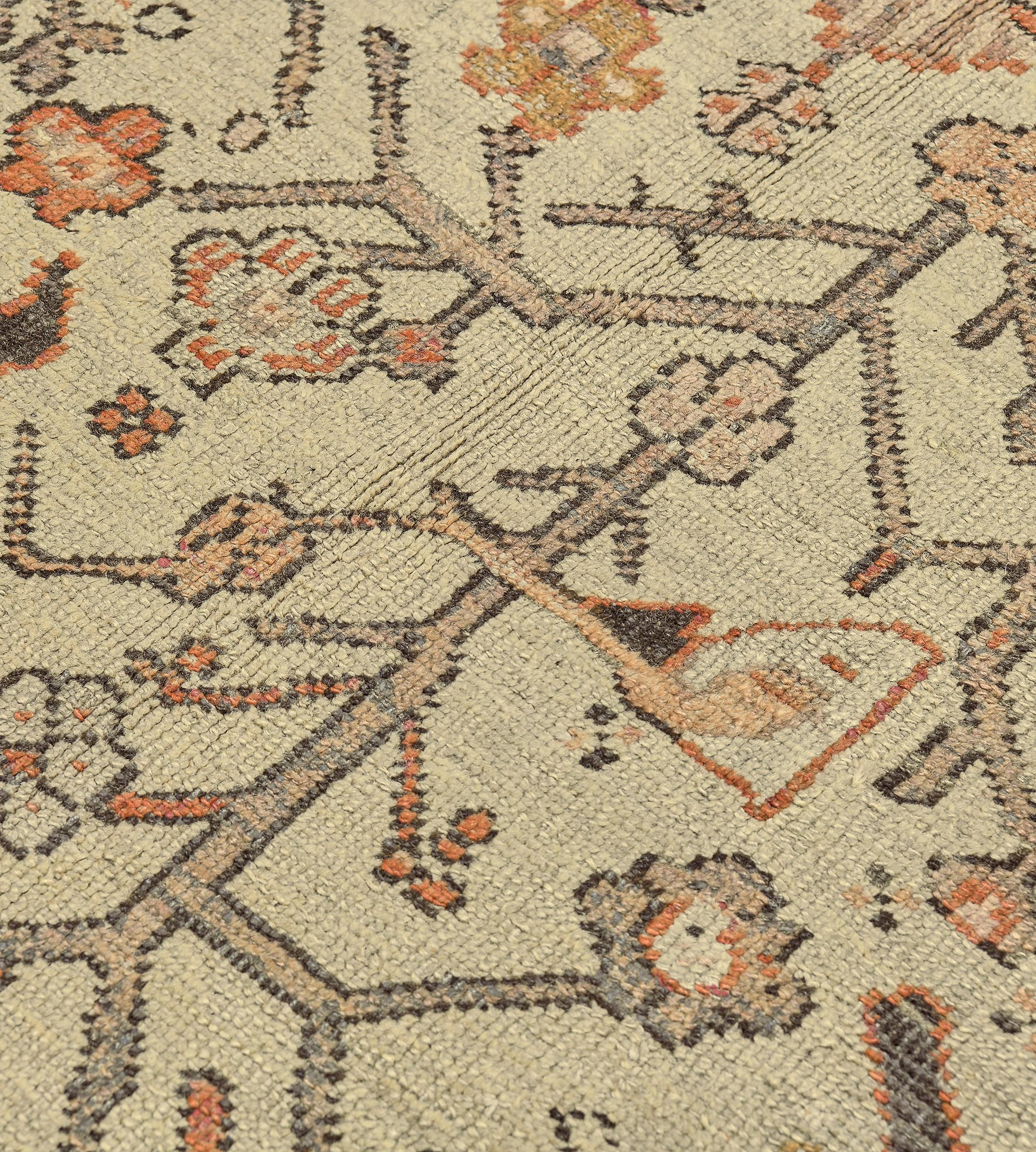 XIXe siècle Knots Rugs Antiques Circa-1880 Ivory floral Anatolian Ghordes noués à la main en vente