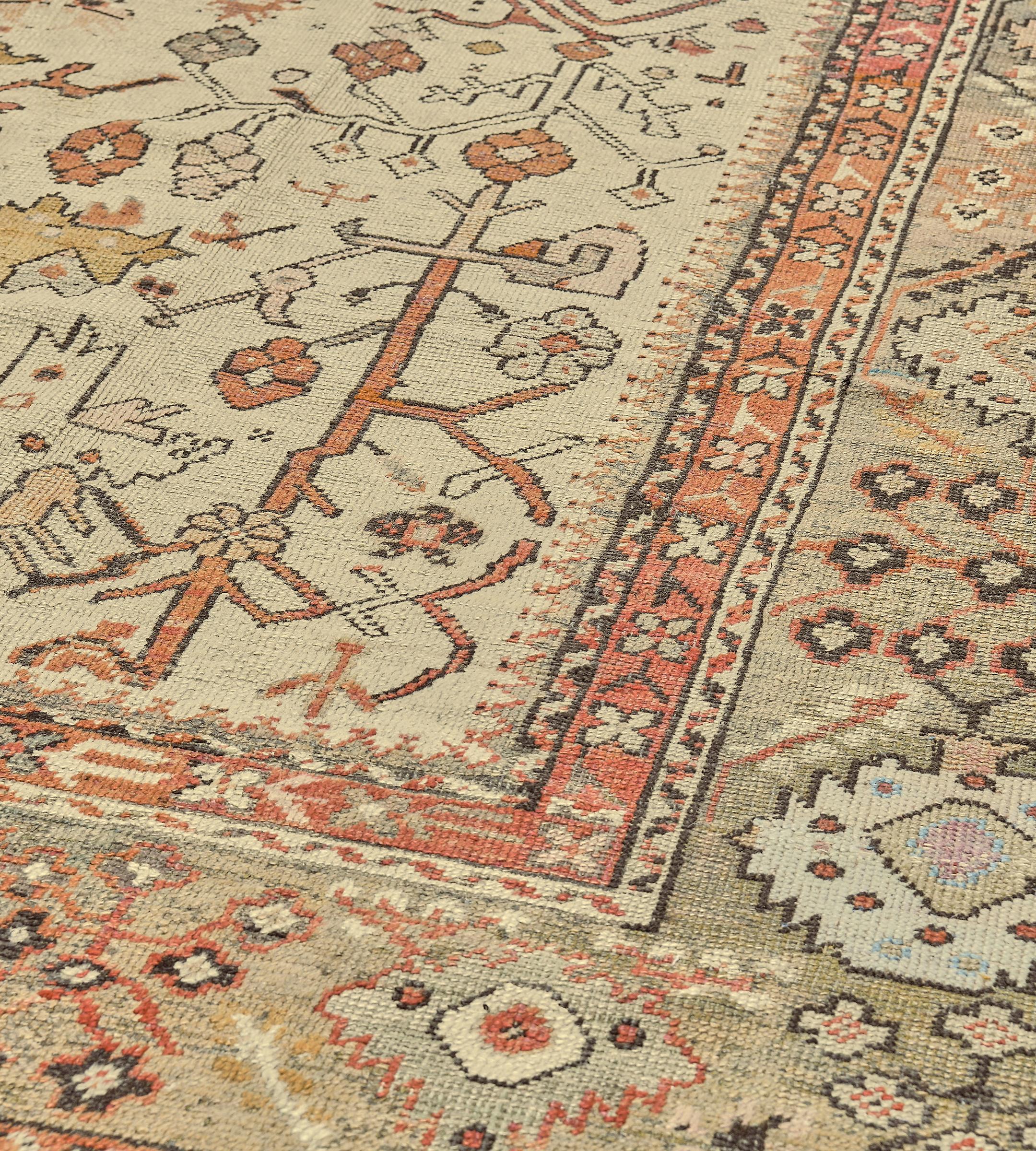 Knots Rugs Antiques Circa-1880 Ivory floral Anatolian Ghordes noués à la main en vente 1
