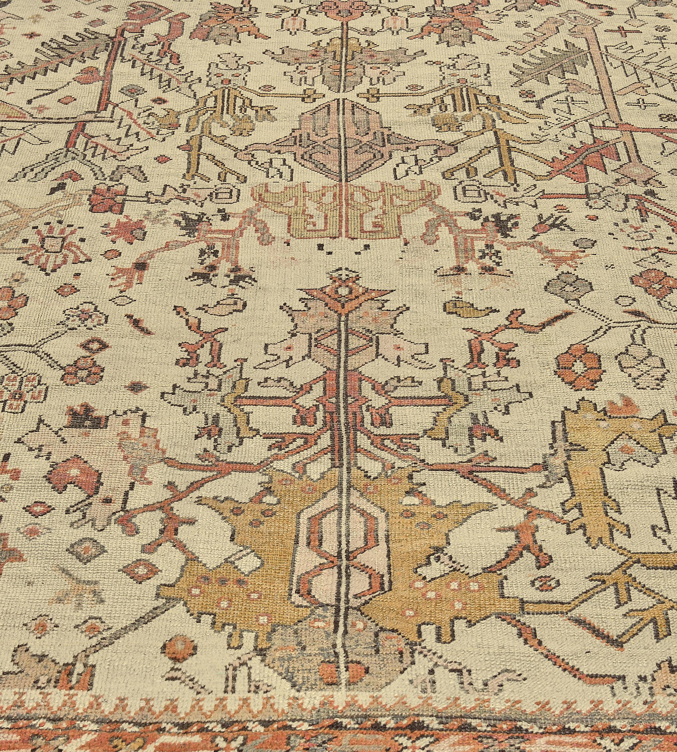Knots Rugs Antiques Circa-1880 Ivory floral Anatolian Ghordes noués à la main en vente 2