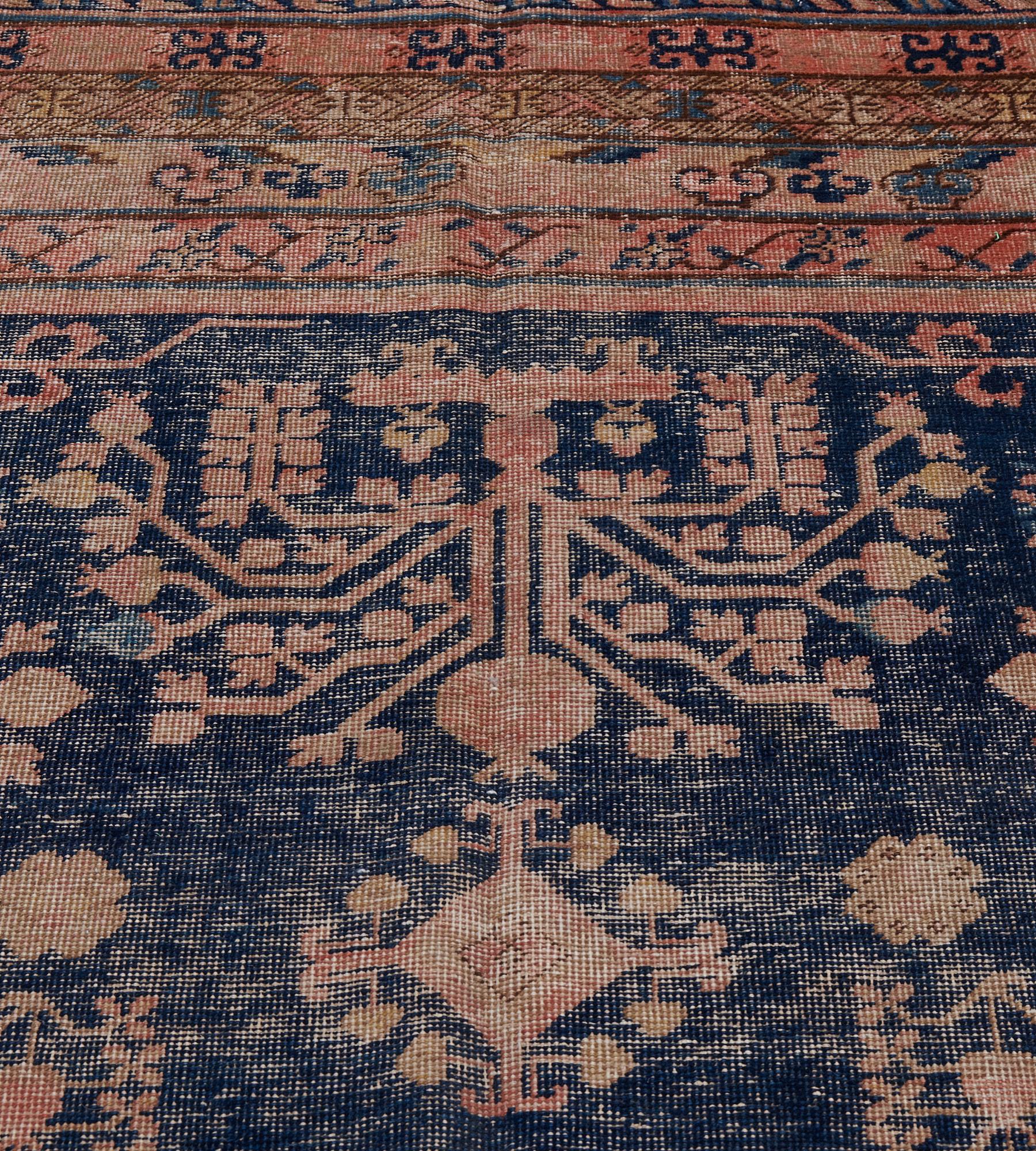 Handgeknüpfter antiker Khotan-Blumenteppich aus Wolle, um 1880, Indigo-Blau, Indigoblau, geblümt im Angebot 2