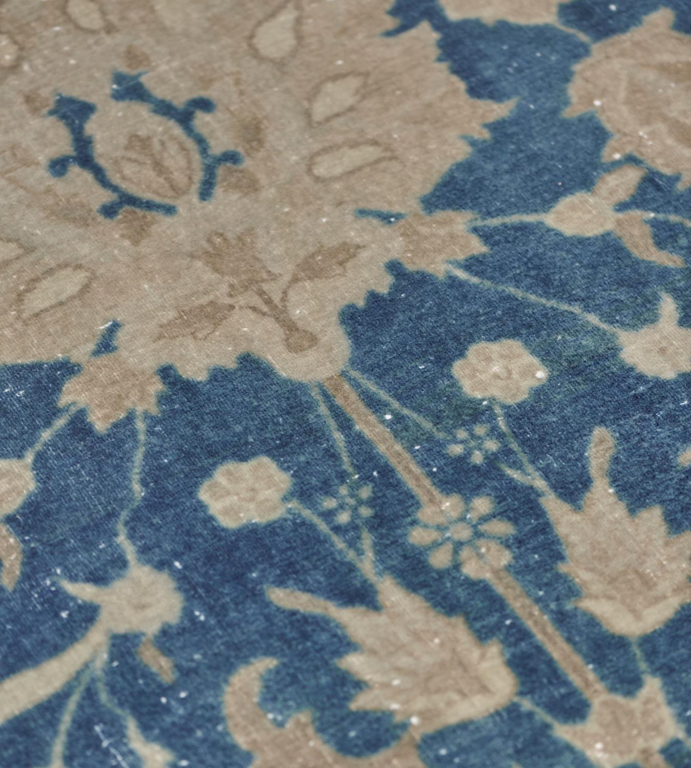 Handgeknüpfter antiker, blauer, geblümter, authentischer, indischer Agra-Teppich aus der Zeit um 1900,  15'x20' (Indisch) im Angebot