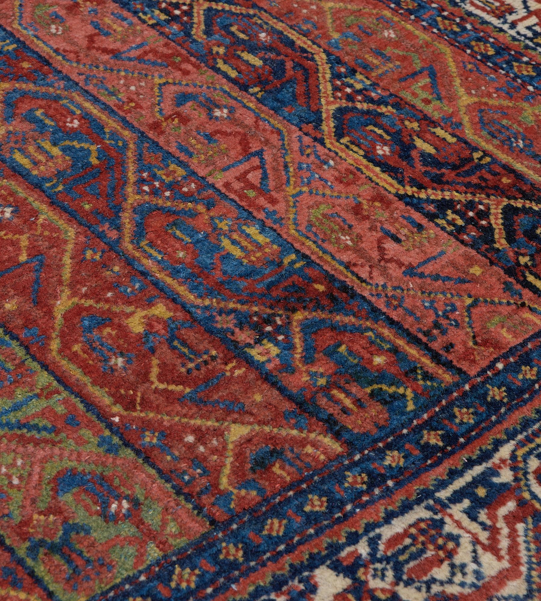 Handgeknüpfter antiker CIRCA-1900 Persischer Faraghan-Läufer aus Wolle im Angebot 1
