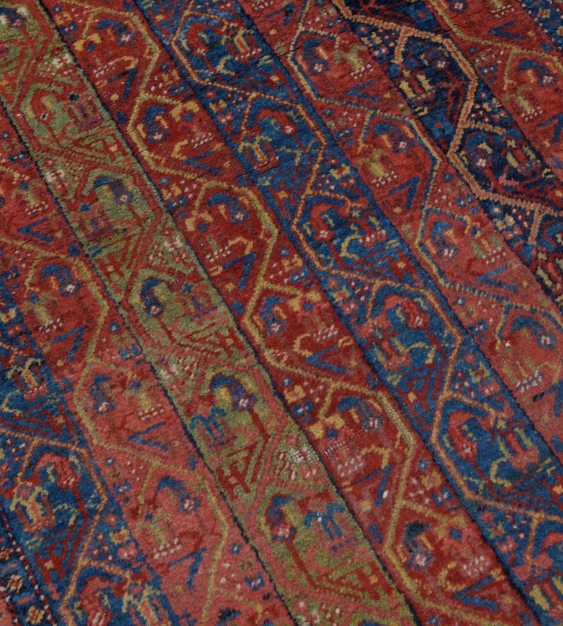 Handgeknüpfter antiker CIRCA-1900 Persischer Faraghan-Läufer aus Wolle im Angebot 3