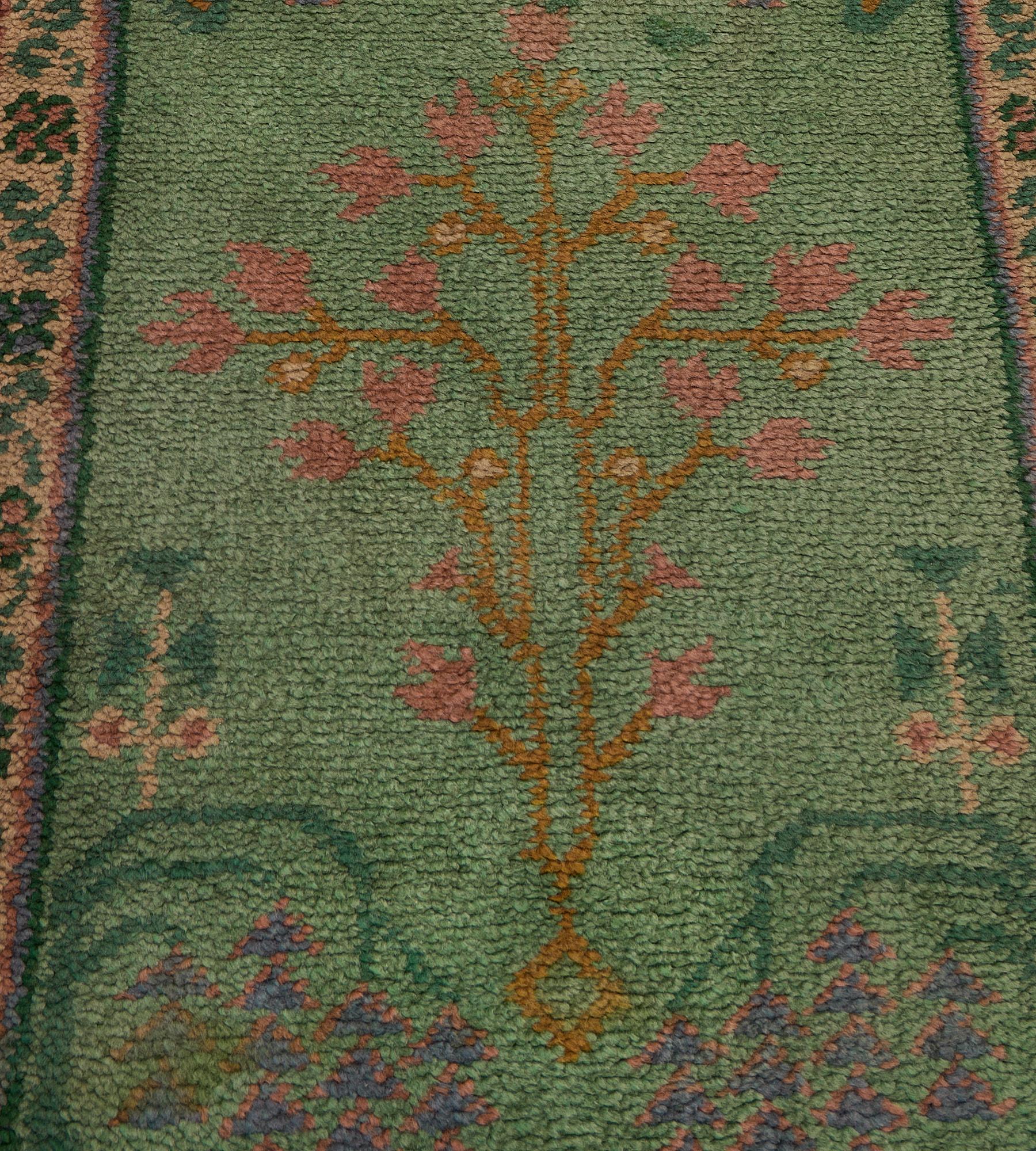 Northern Irish Hand-Knotted Antique Circa-1910 Wool Floral Irish Donegal Runner For Sale