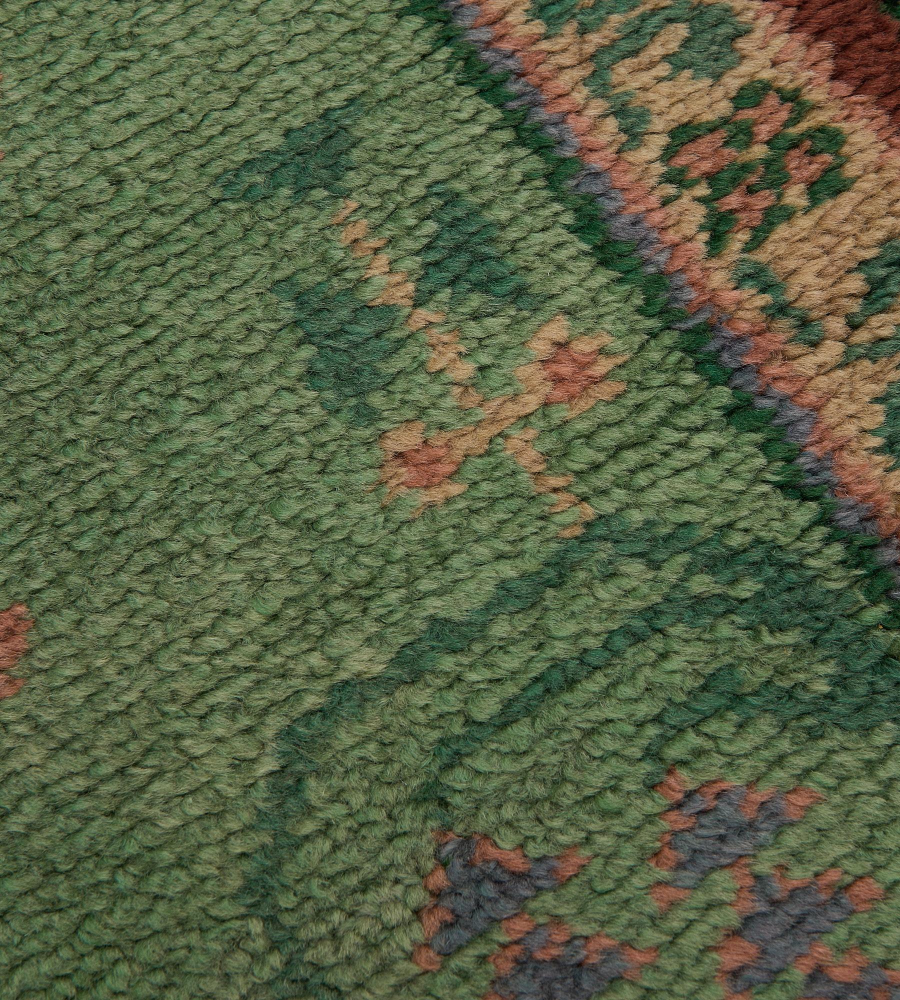Hand-Knotted Antique Circa-1910 Wool Floral Irish Donegal Runner For Sale 2