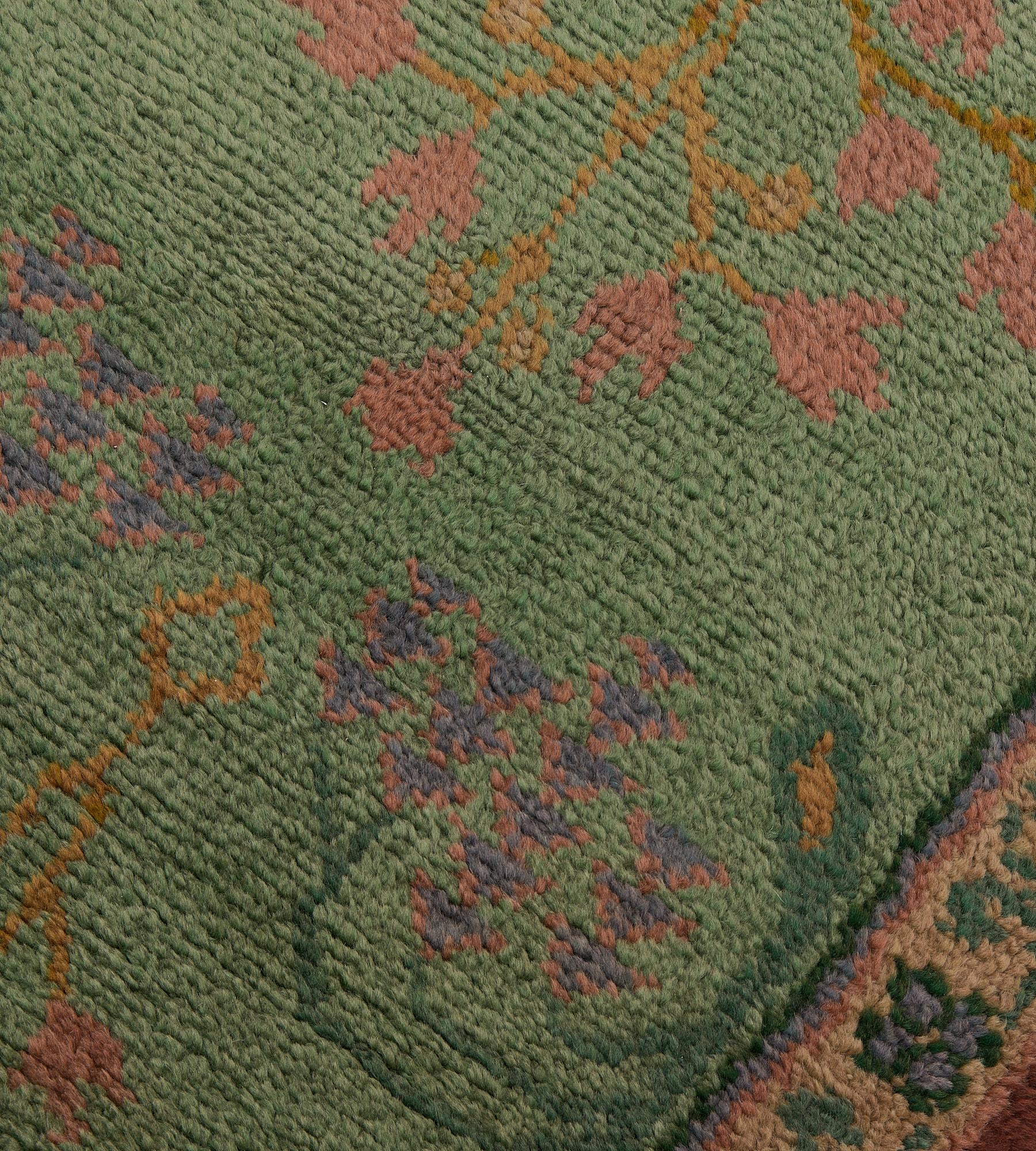 Hand-Knotted Antique Circa-1910 Wool Floral Irish Donegal Runner For Sale 3