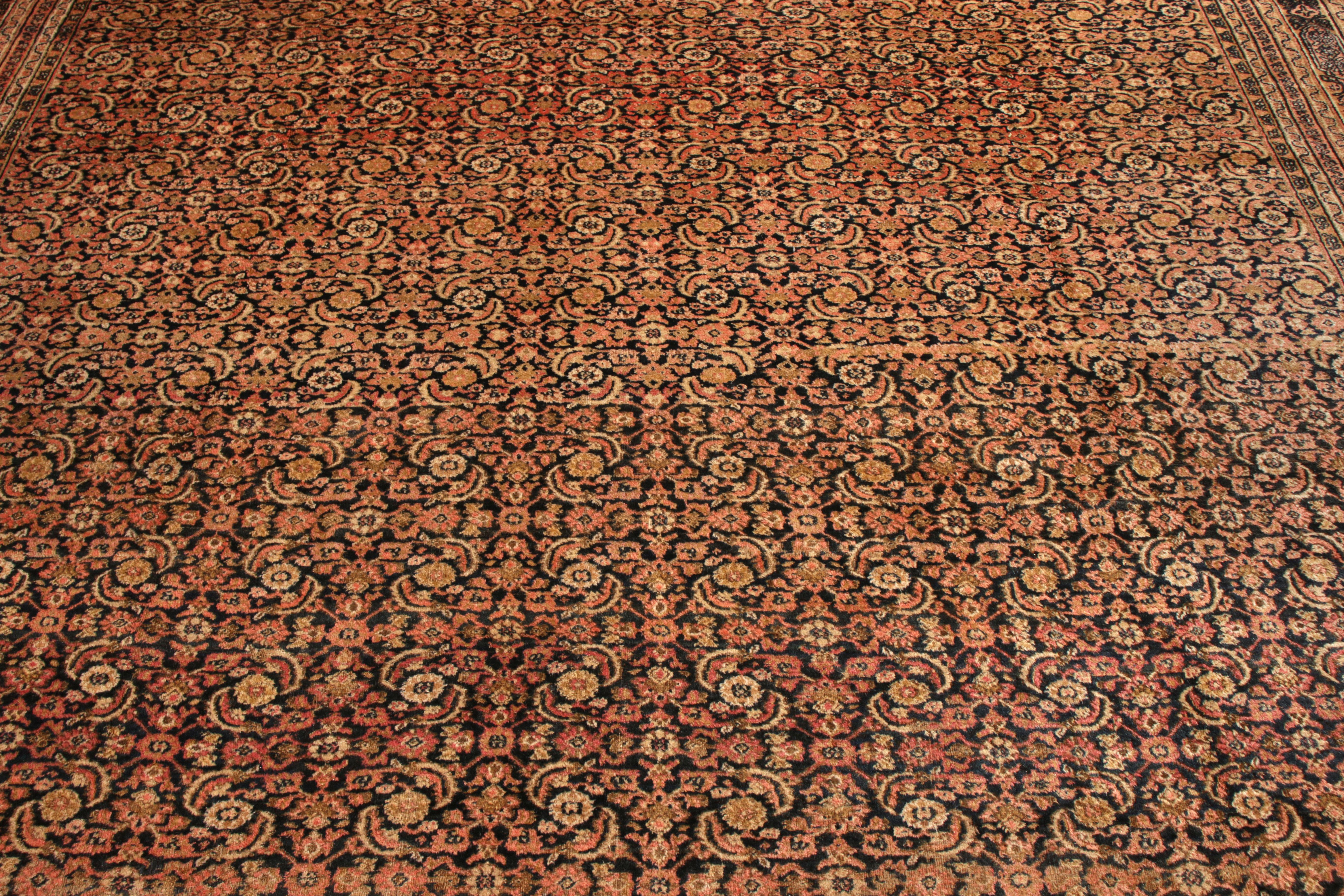 Hand-Knotted Antique Doroksh Persian Rug All Over Pattern In Good Condition For Sale In Long Island City, NY