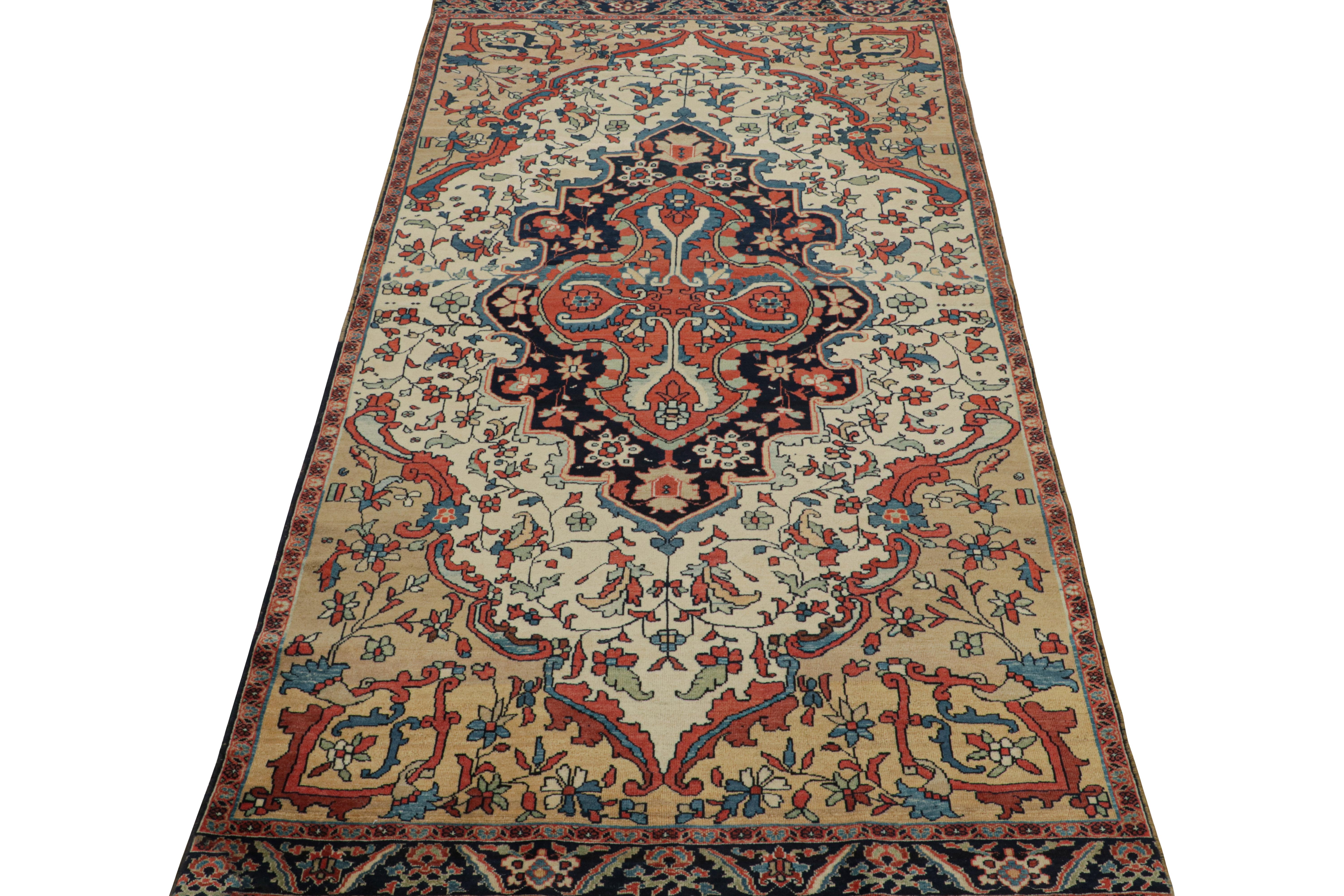 Sarouk Farahan Runner Farahan antico annodato a mano con motivo a medaglione beige di Rug & Kilim in vendita