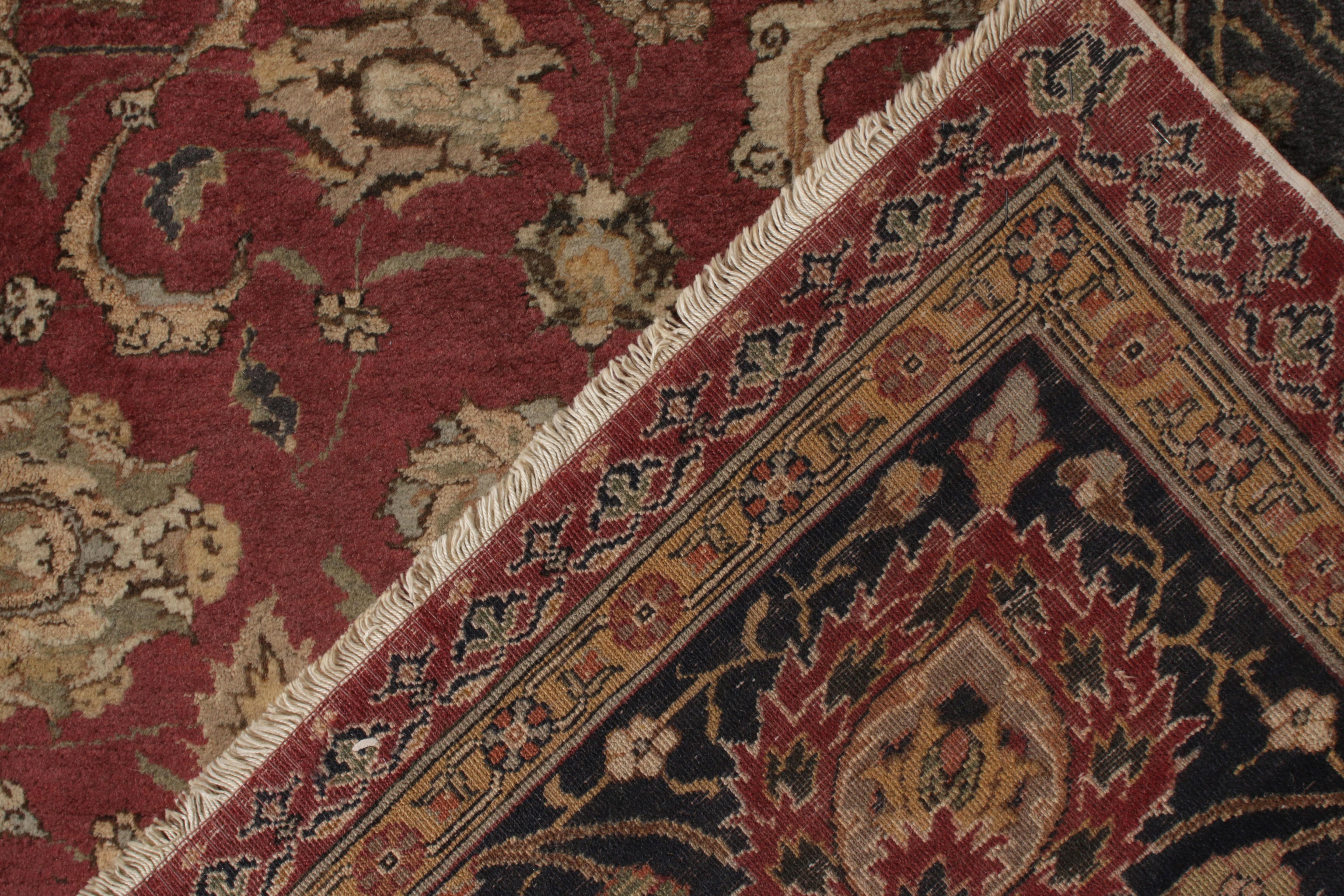 Début du 20ème siècle Tapis ancien noué à la main à motifs floraux rouges, beiges et bruns par Rug & Kilim en vente