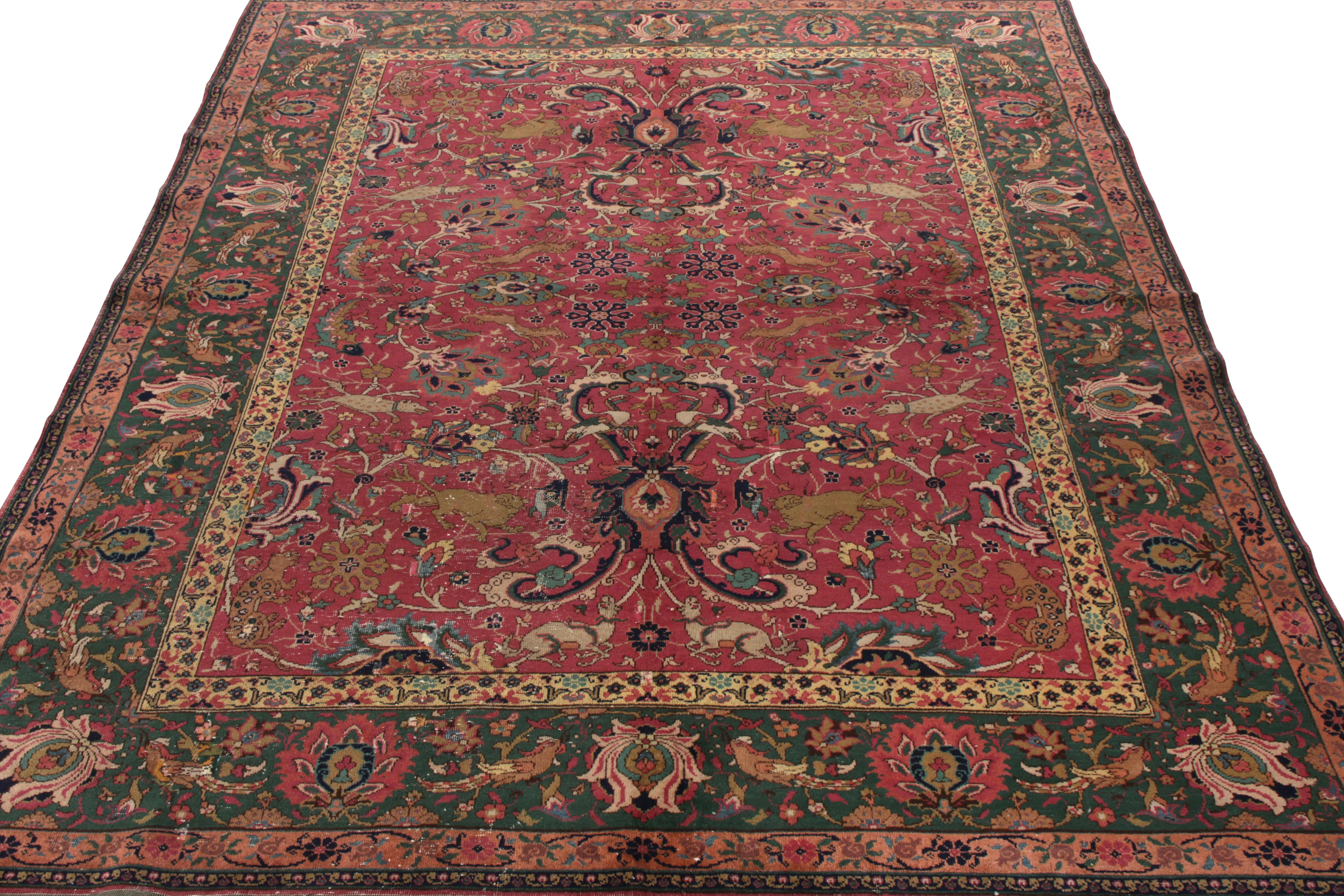 Fein gewebt in Wolle, eine ungewöhnliche antike 7x9 Agra Teppich mit Ursprung in Indien ca. 1900-1920. Der Teppich, der persisches Feingefühl mit subtilen polonaisischen Einflüssen verbindet, präsentiert sich in seltenen Rosa- und Grüntönen mit
