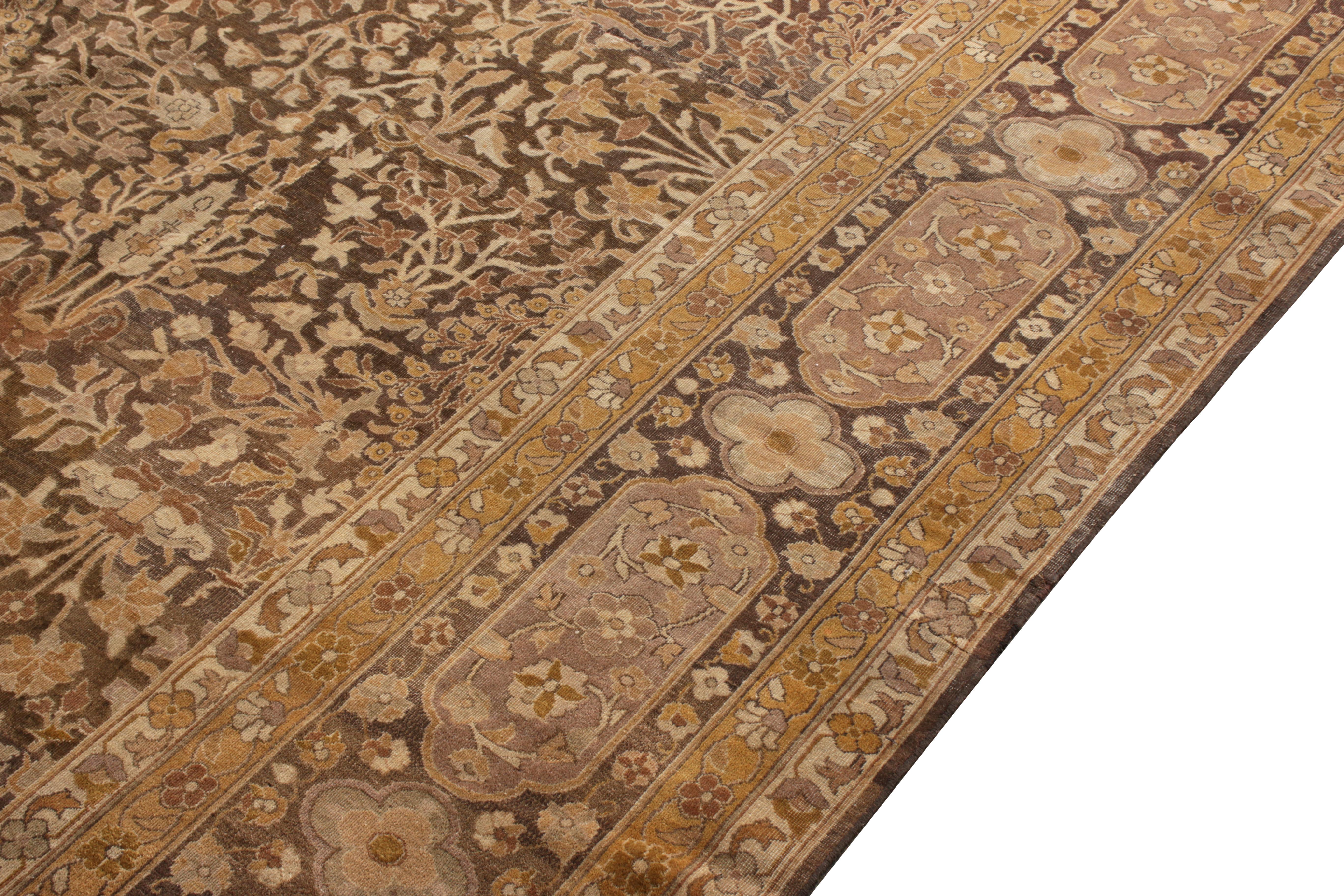 Handgeknüpfter antiker Lorestan-Teppich mit beigem und braunem Blumenmuster (Indisch) im Angebot