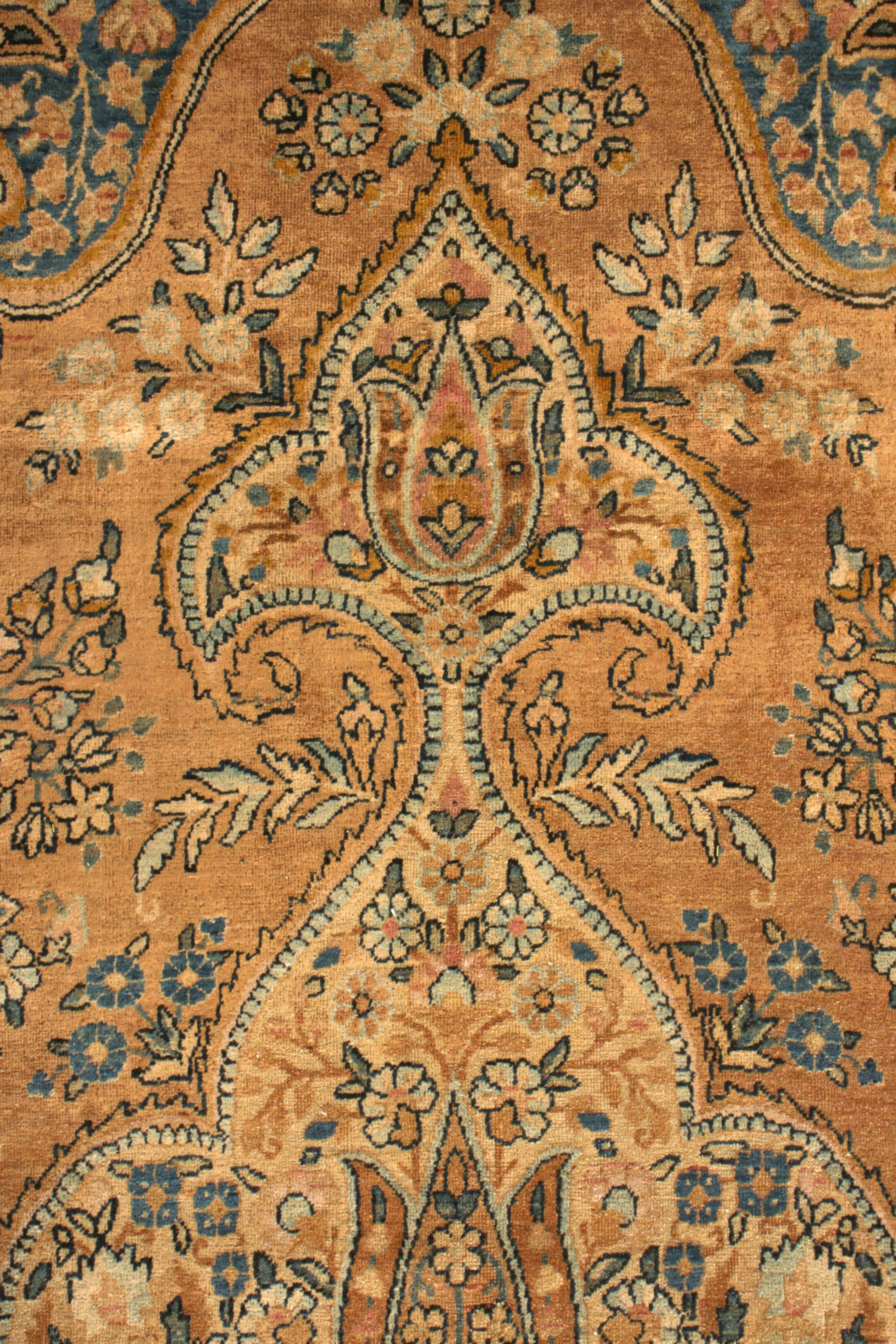 Noué à la main Tapis ancien persan Knots Rugs Kerman, noué à la main, motif floral bleu et beige en vente